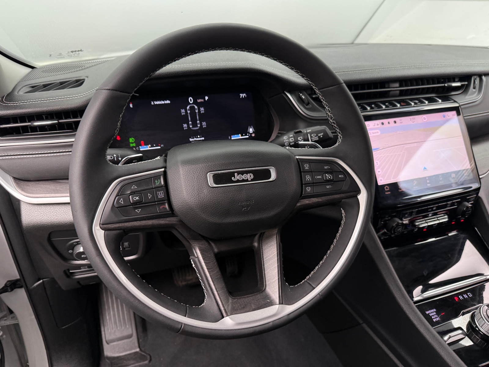 Thumbnail: 2023 Jeep Grand Cherokee L - 4