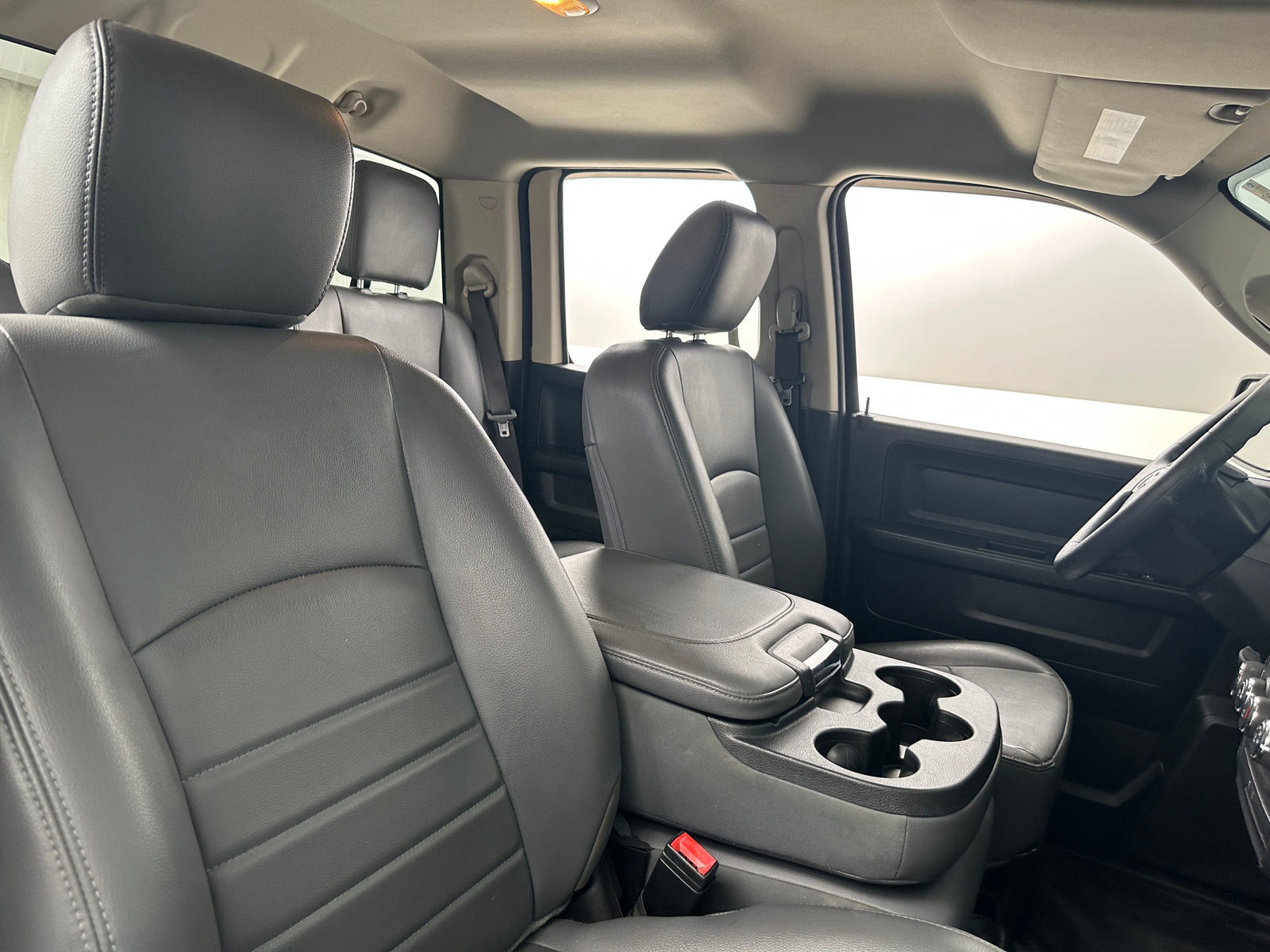 Thumbnail: 2020 RAM 1500 Classic - 2