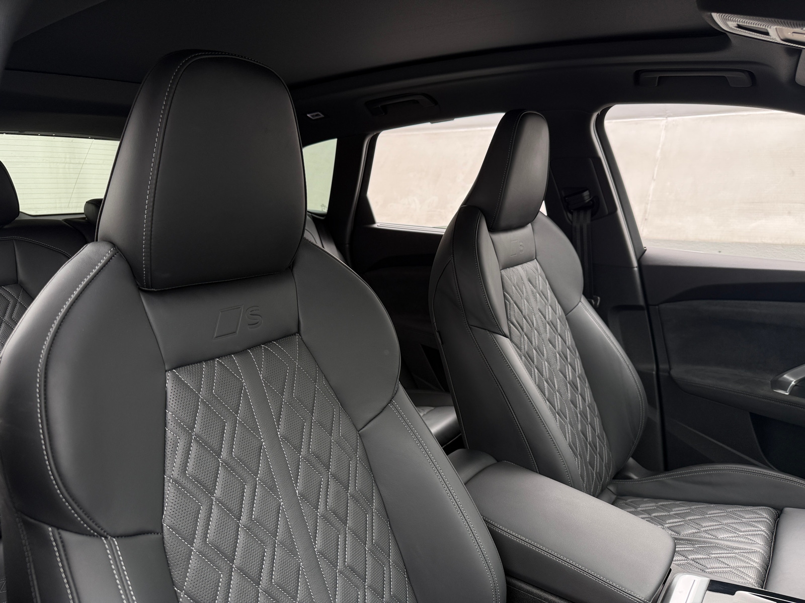 Thumbnail: 2025 Audi SQ5 - 2