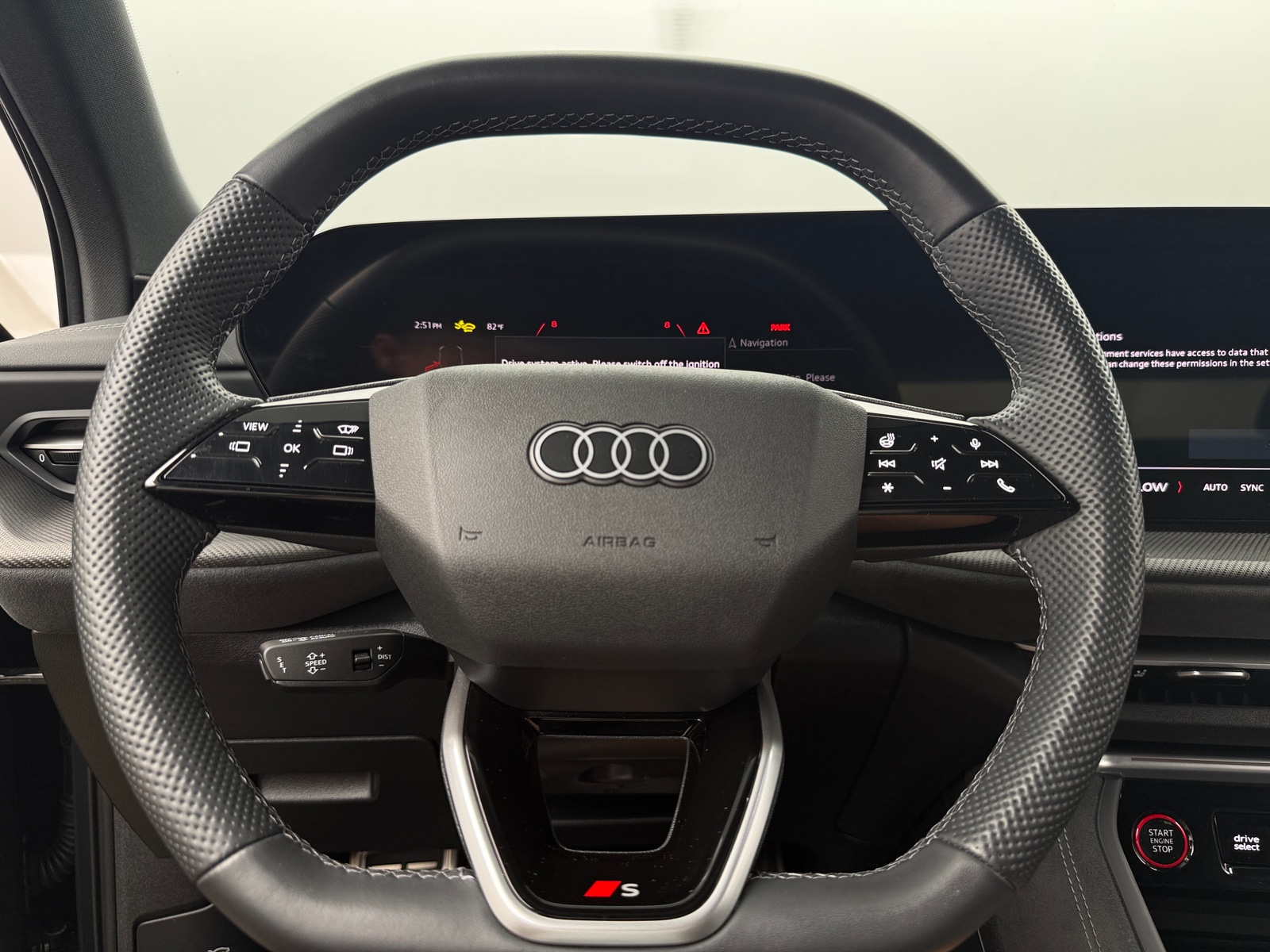 Thumbnail: 2025 Audi SQ5 - 5