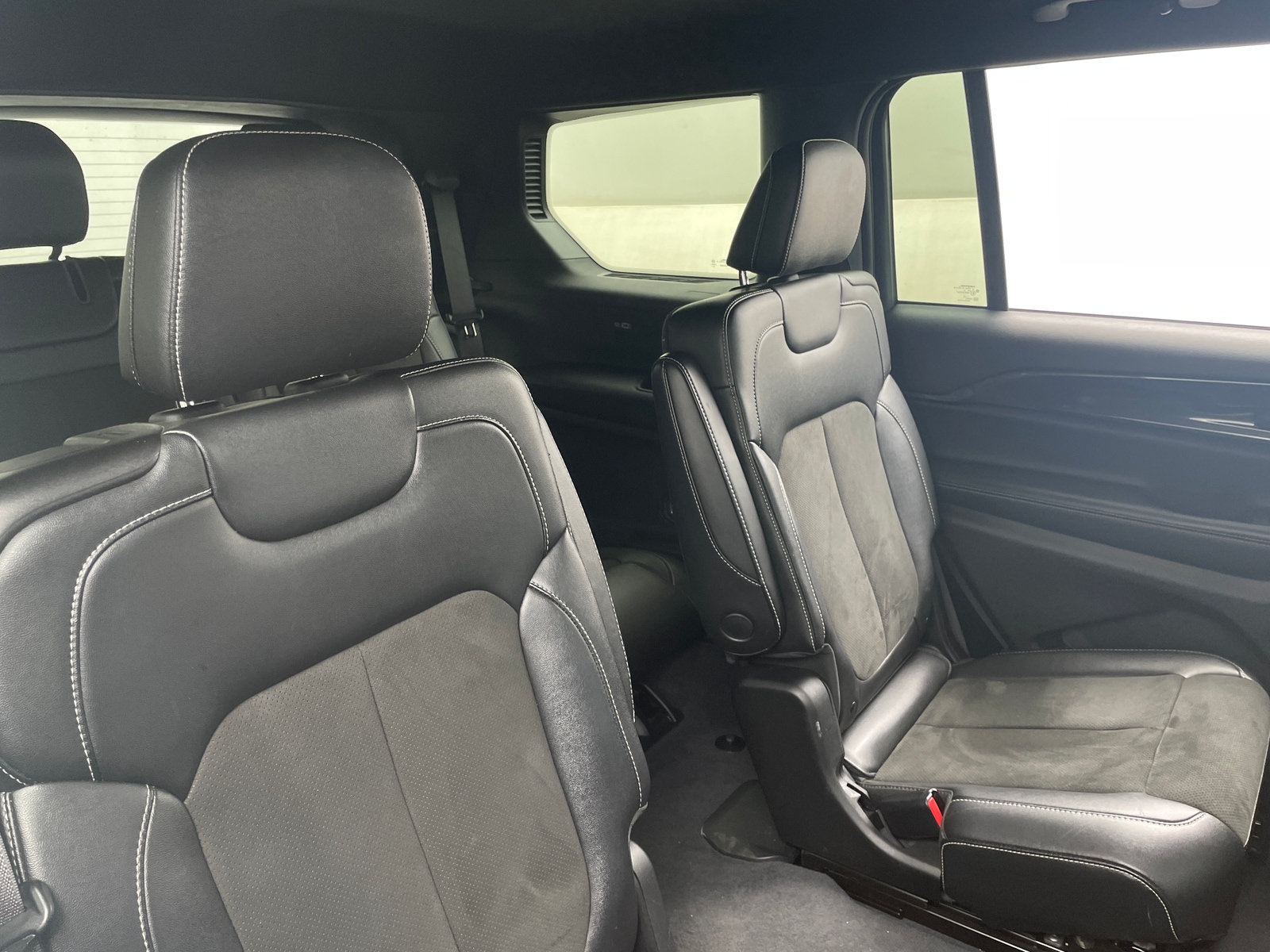 Thumbnail: 2023 Jeep Grand Cherokee L - 6