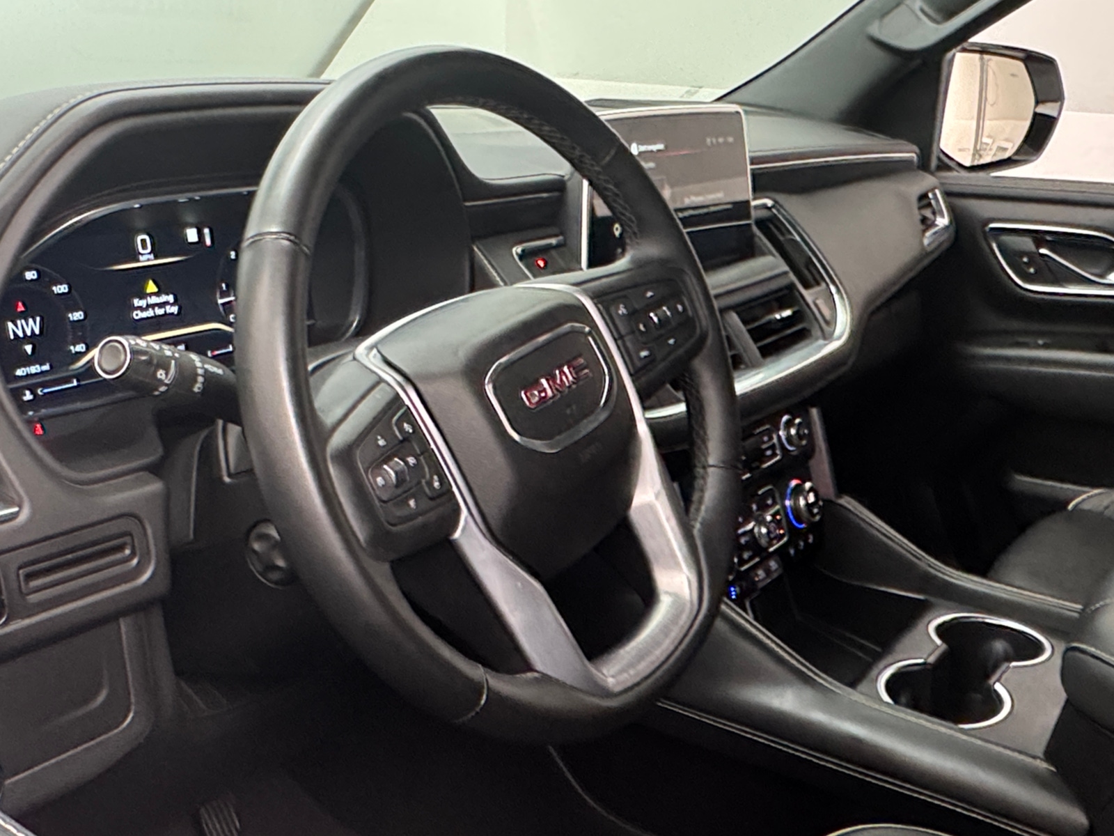 Thumbnail: 2023 GMC Yukon - 4