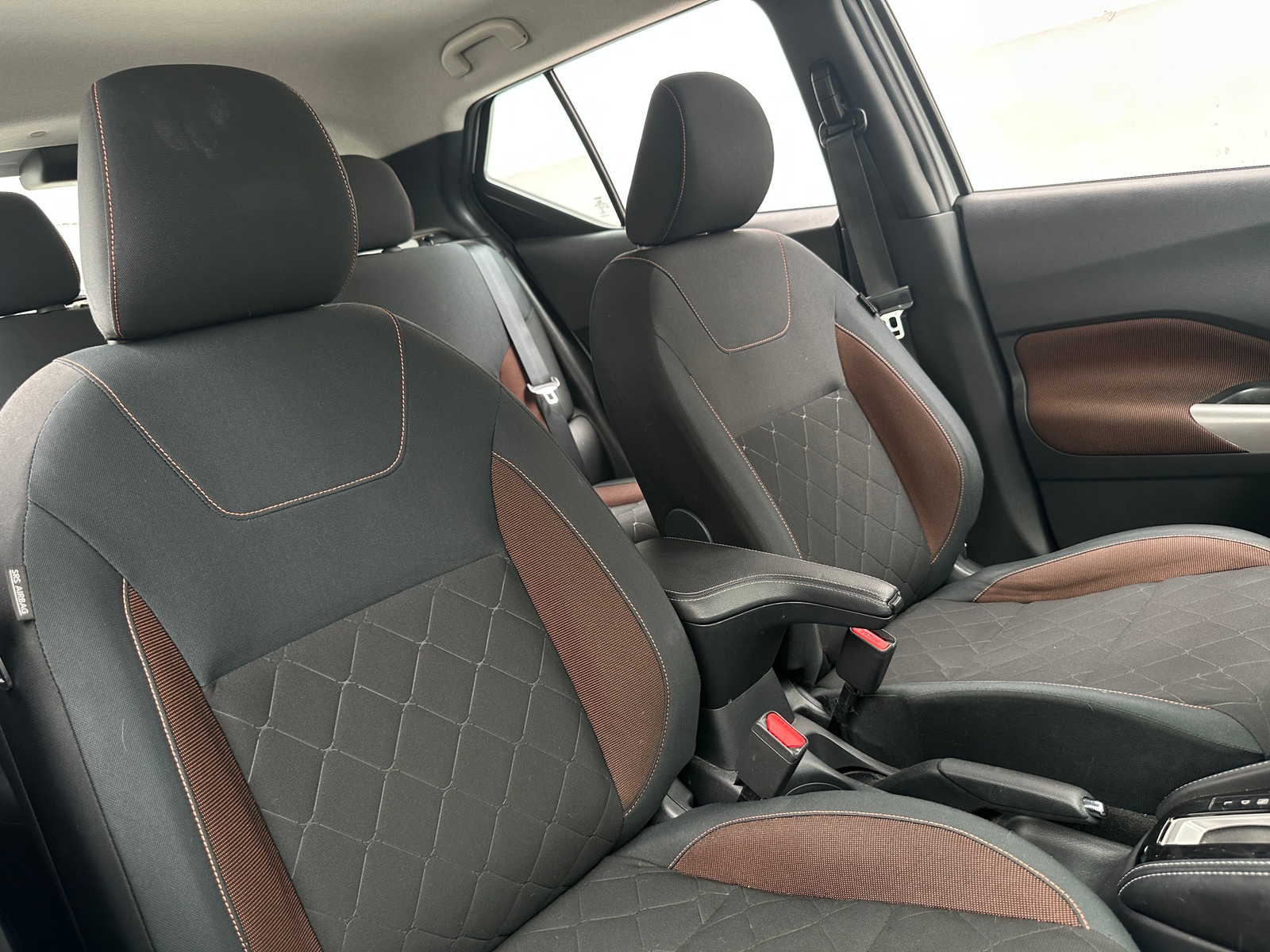 Thumbnail: 2019 Nissan Kicks - 2