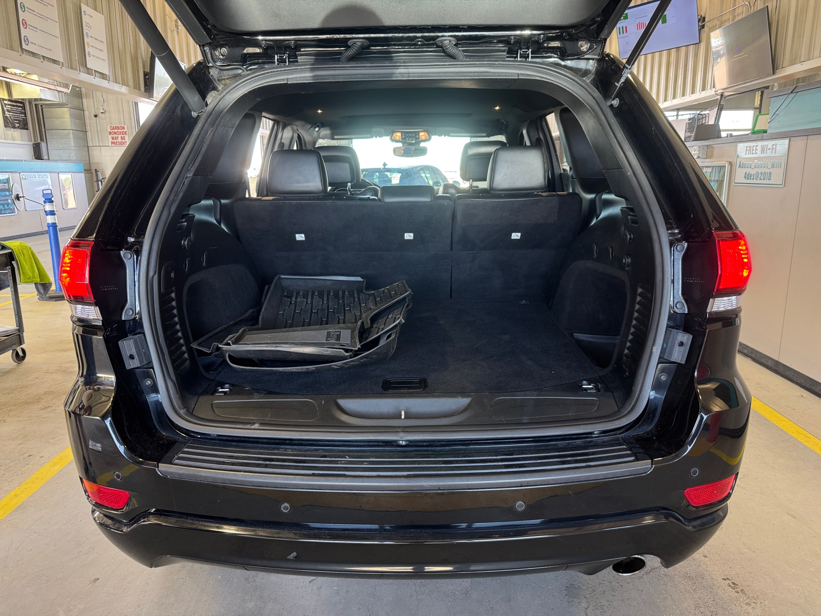 Thumbnail: 2020 Jeep Grand Cherokee - 6