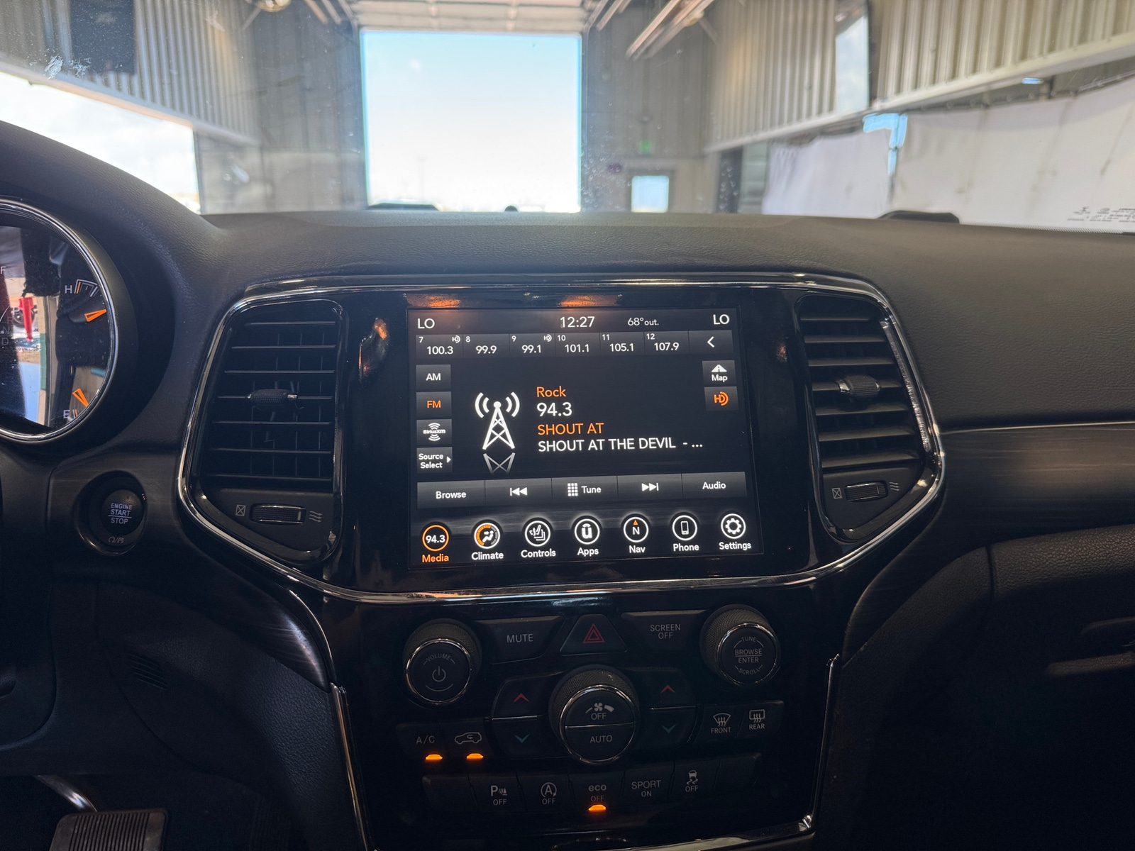 Thumbnail: 2020 Jeep Grand Cherokee - 3