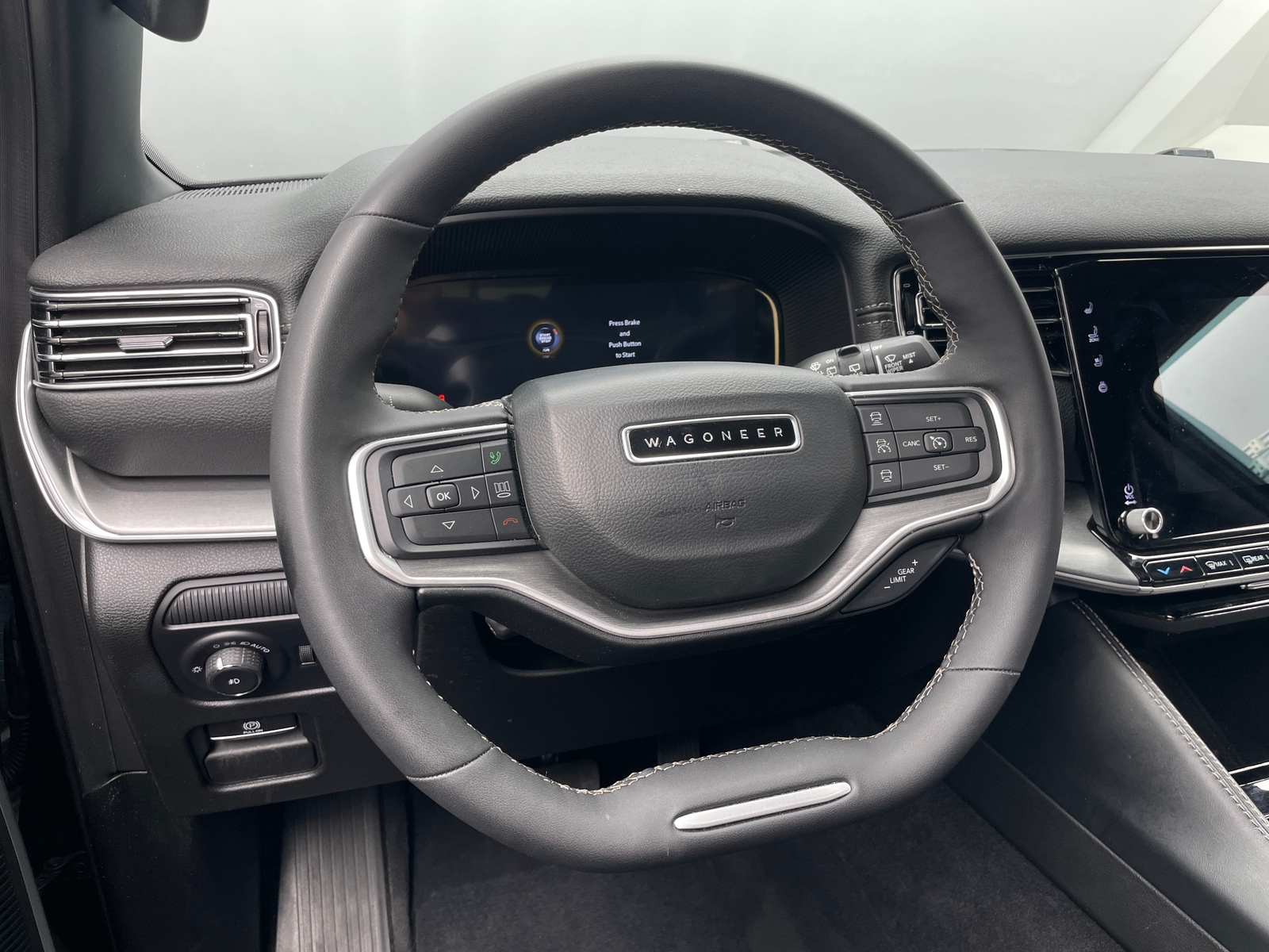 Thumbnail: 2025 Jeep Wagoneer - 4
