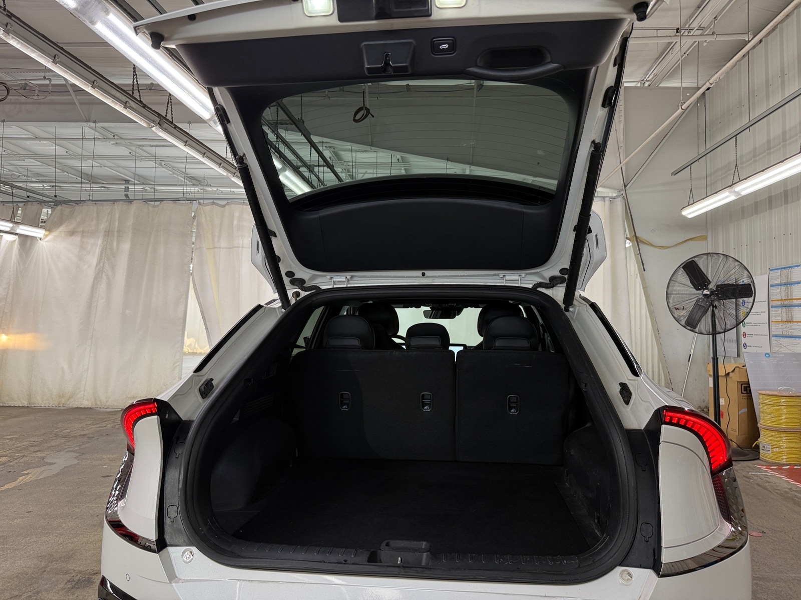 Thumbnail: 2023 Kia EV6 - 6