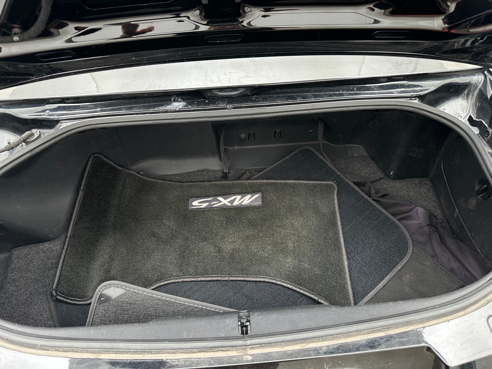 Thumbnail: 2011 Mazda MX-5 Miata - 5