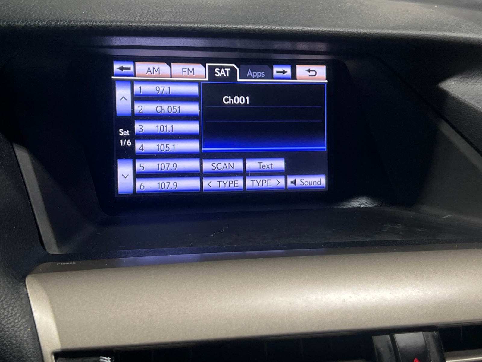 Thumbnail: 2015 Lexus RX - 4