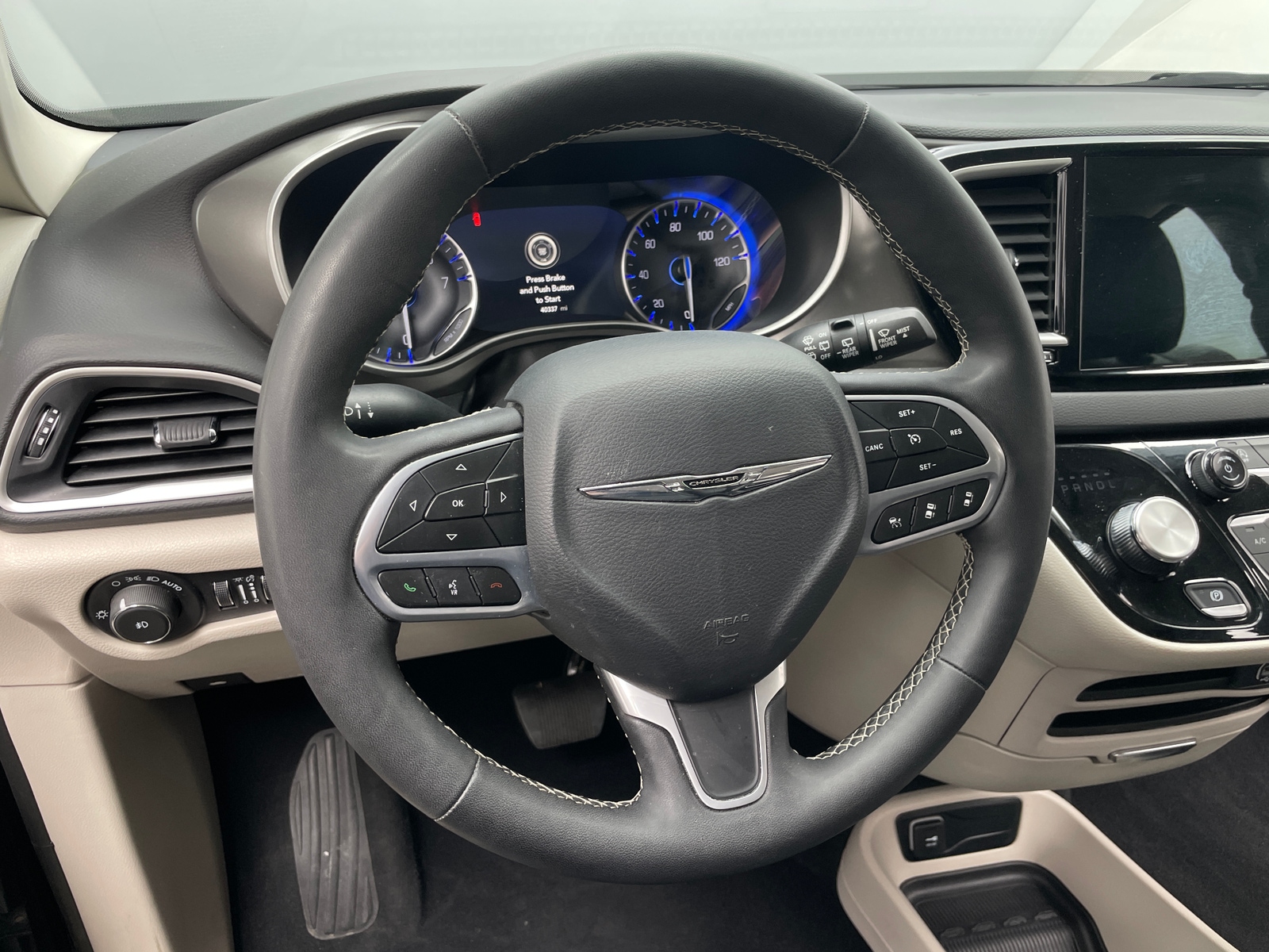 Thumbnail: 2024 Chrysler Pacifica - 4