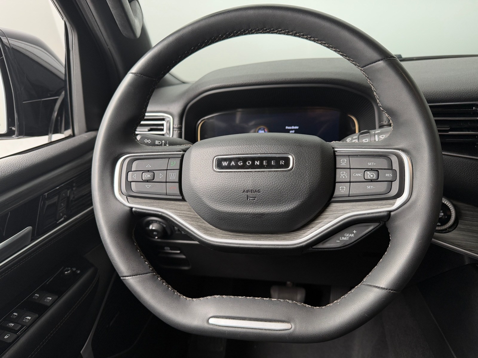 Thumbnail: 2024 Jeep Wagoneer - 4