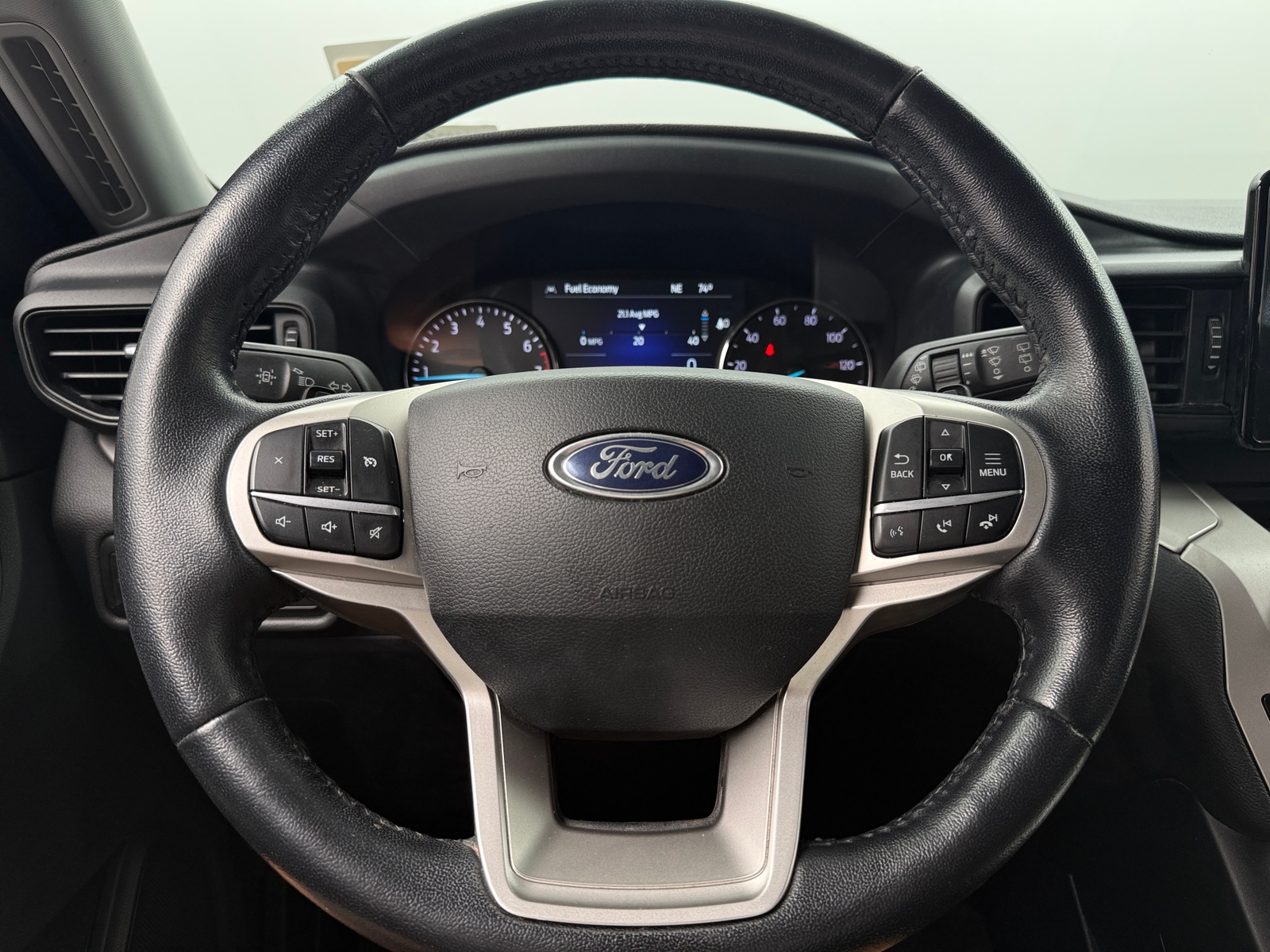 Thumbnail: 2020 Ford Explorer - 5