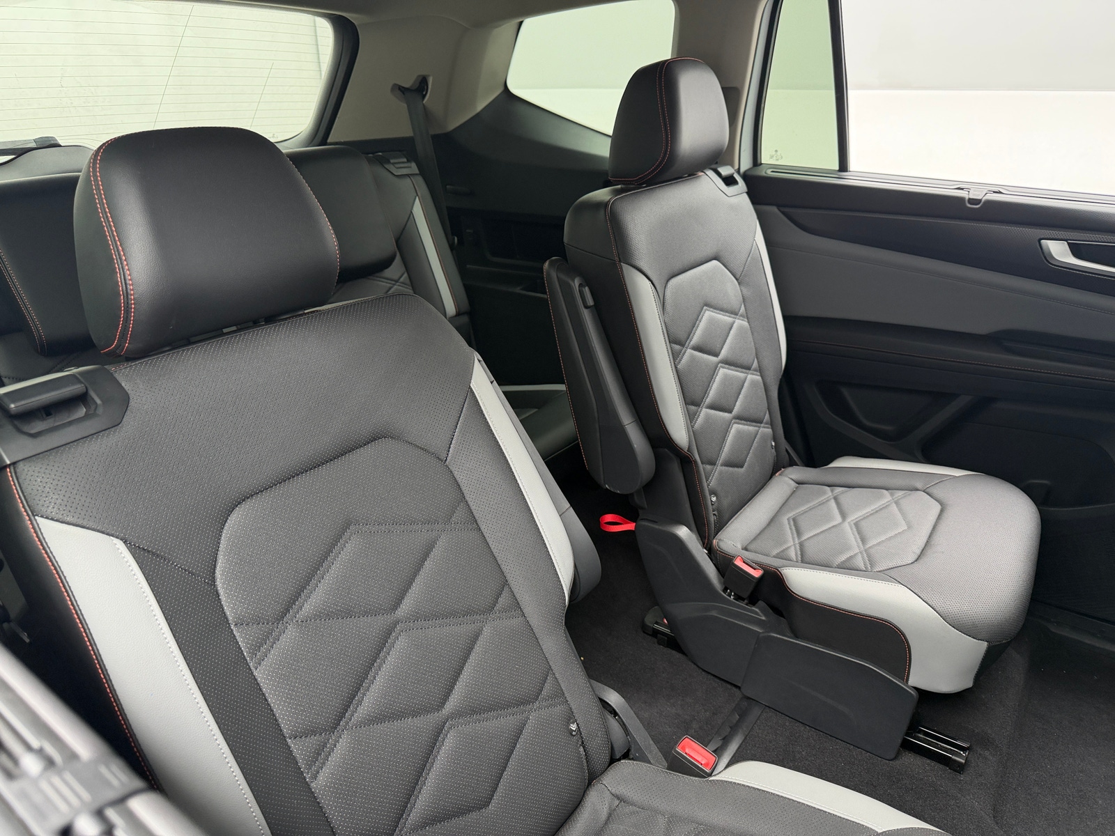 Thumbnail: 2024 Volkswagen Atlas - 5