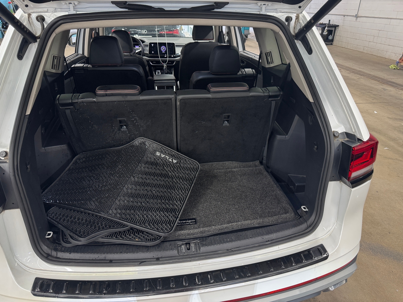 Thumbnail: 2024 Volkswagen Atlas - 6
