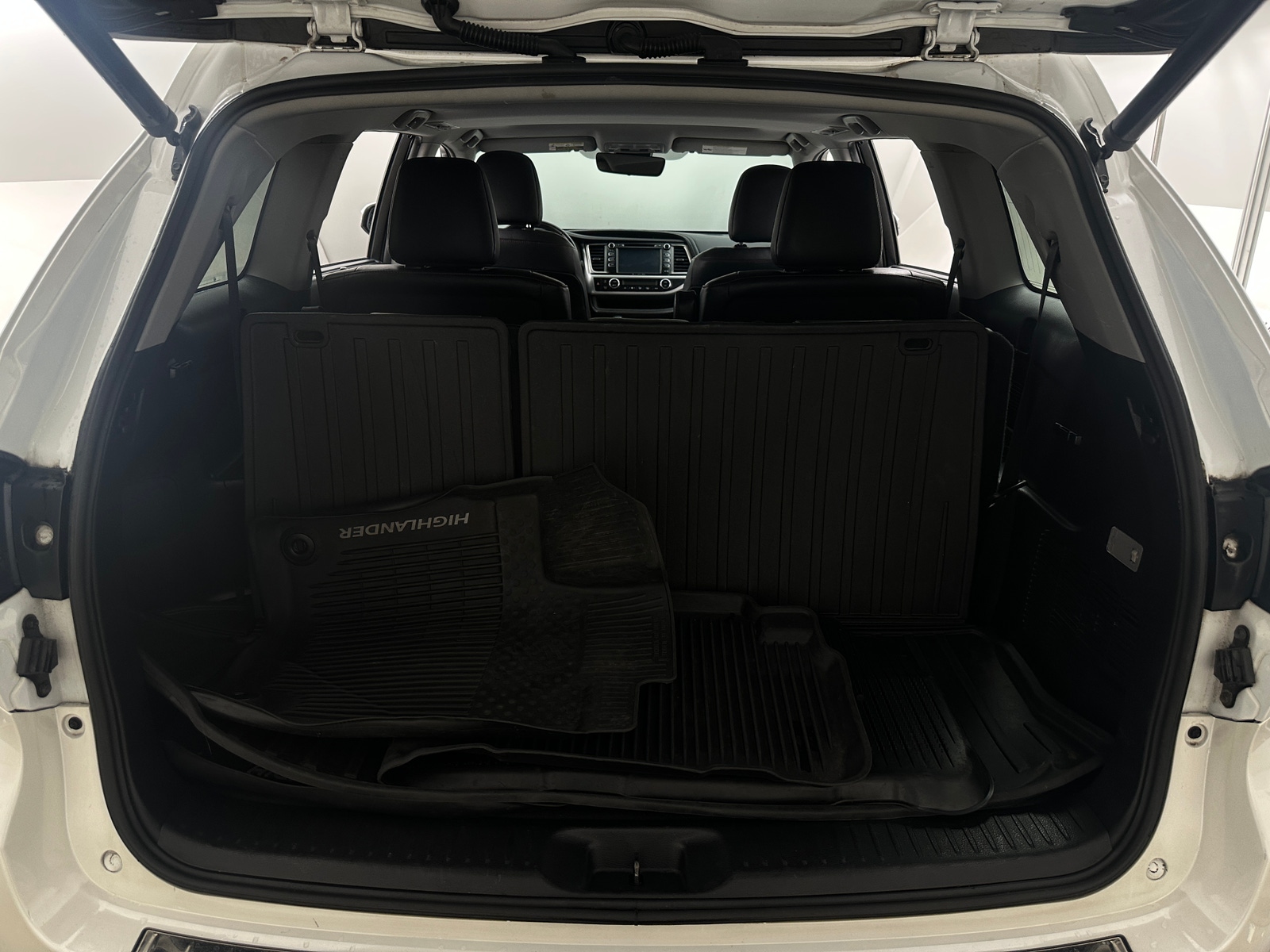 Thumbnail: 2019 Toyota Highlander - 6
