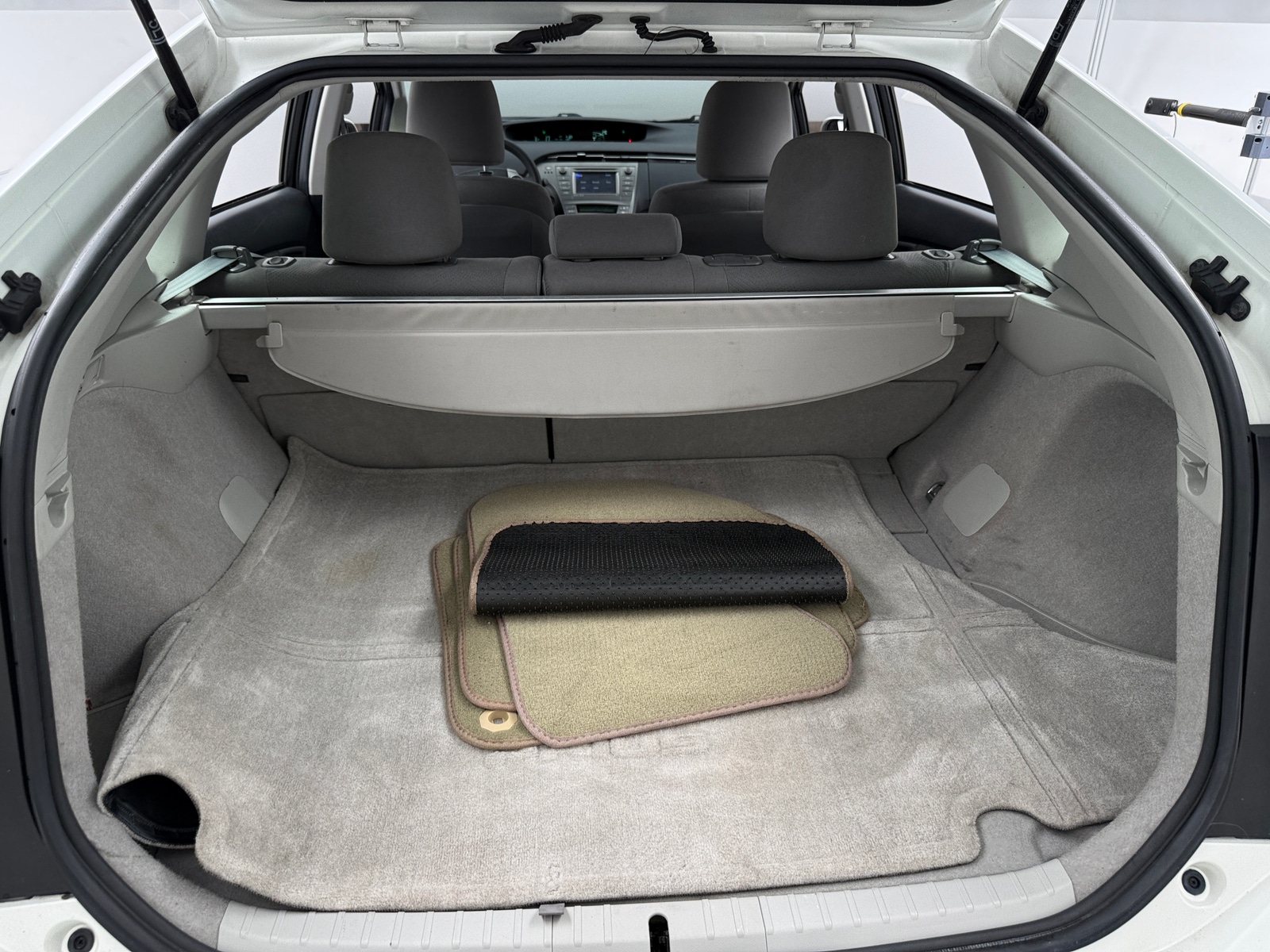 Thumbnail: 2014 Toyota Prius - 7