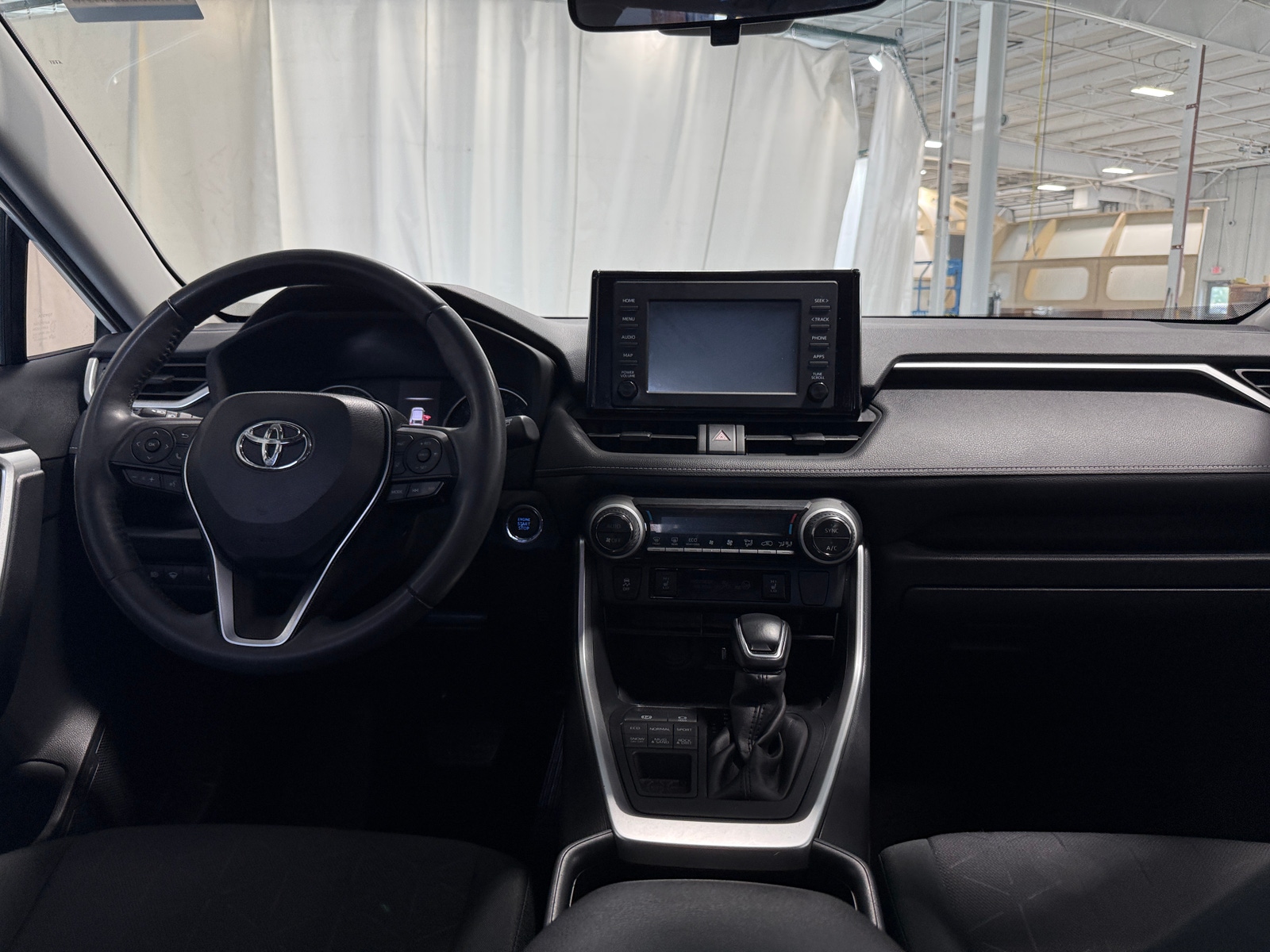 Thumbnail: 2019 Toyota RAV4 - 3