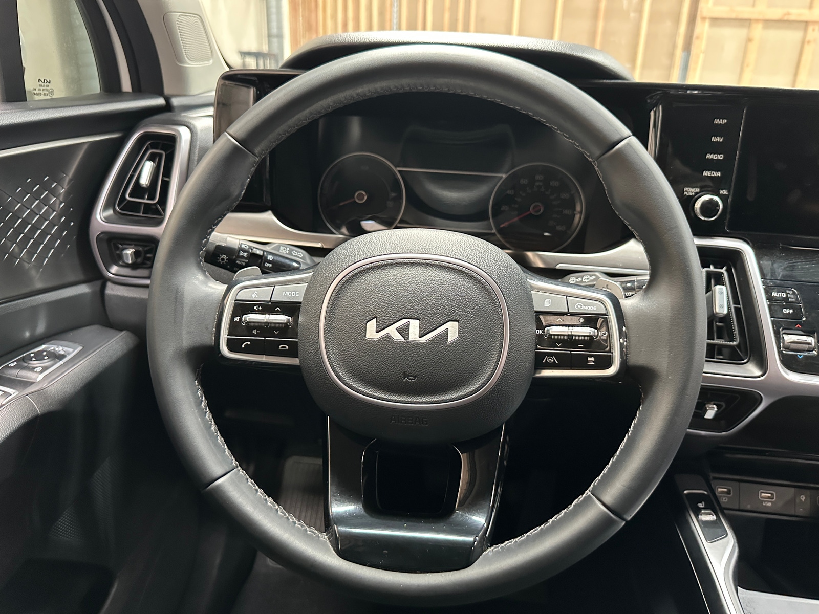 Thumbnail: 2024 Kia Sorento - 4