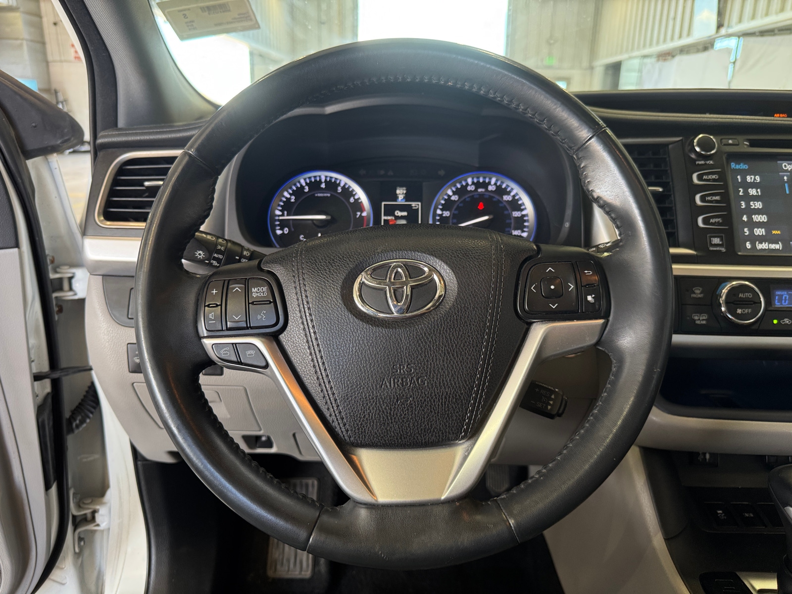 Thumbnail: 2016 Toyota Highlander - 4