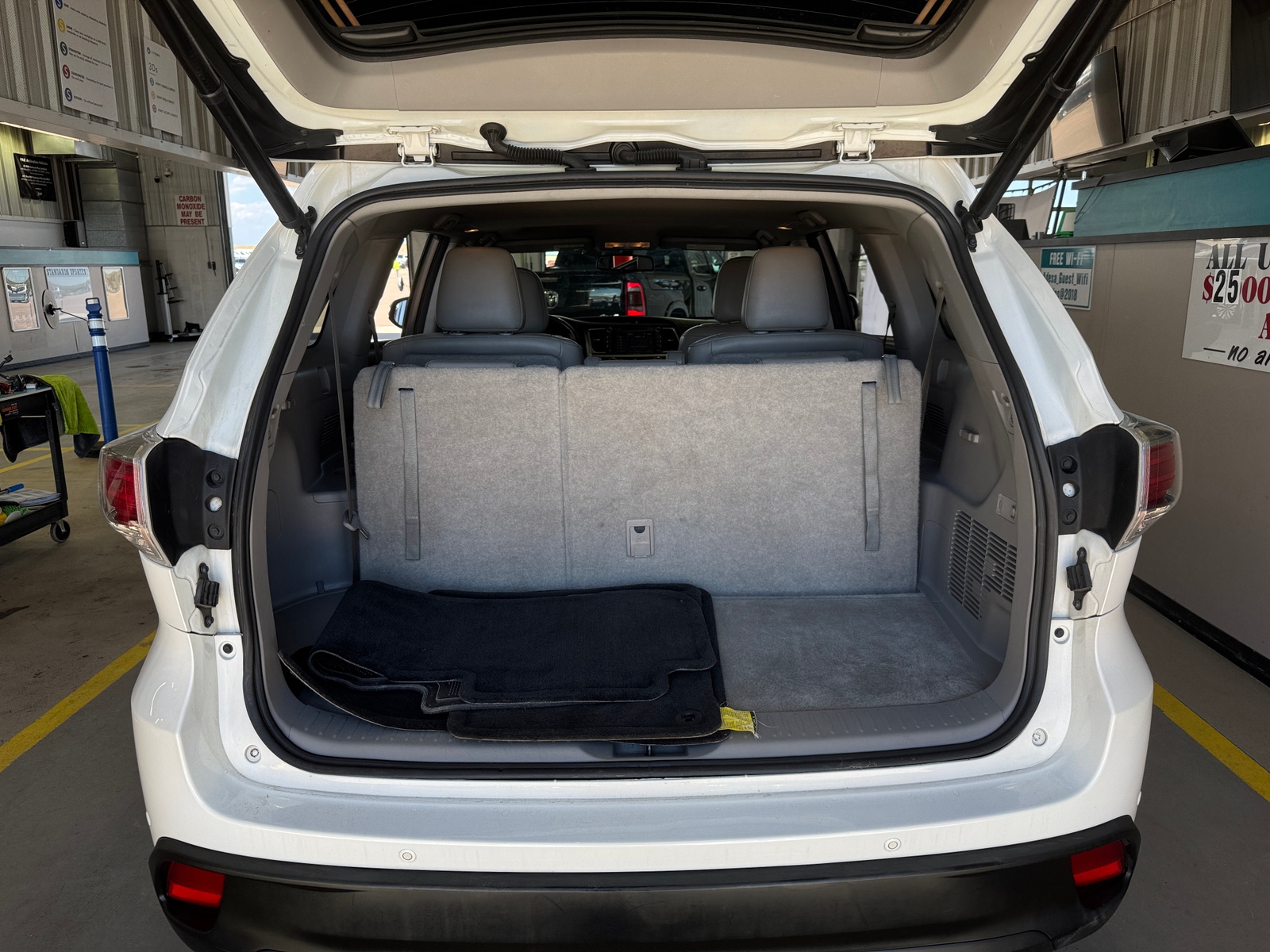 Thumbnail: 2016 Toyota Highlander - 6