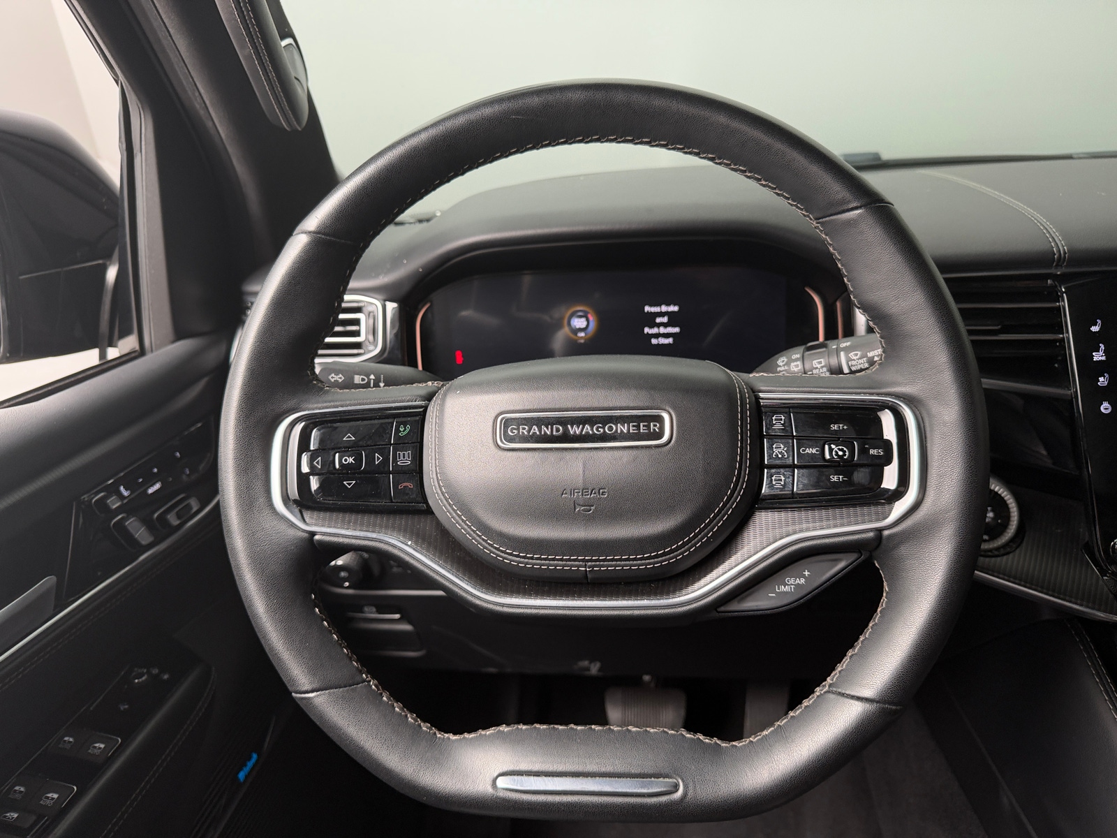 Thumbnail: 2024 Jeep Grand Wagoneer L - 4