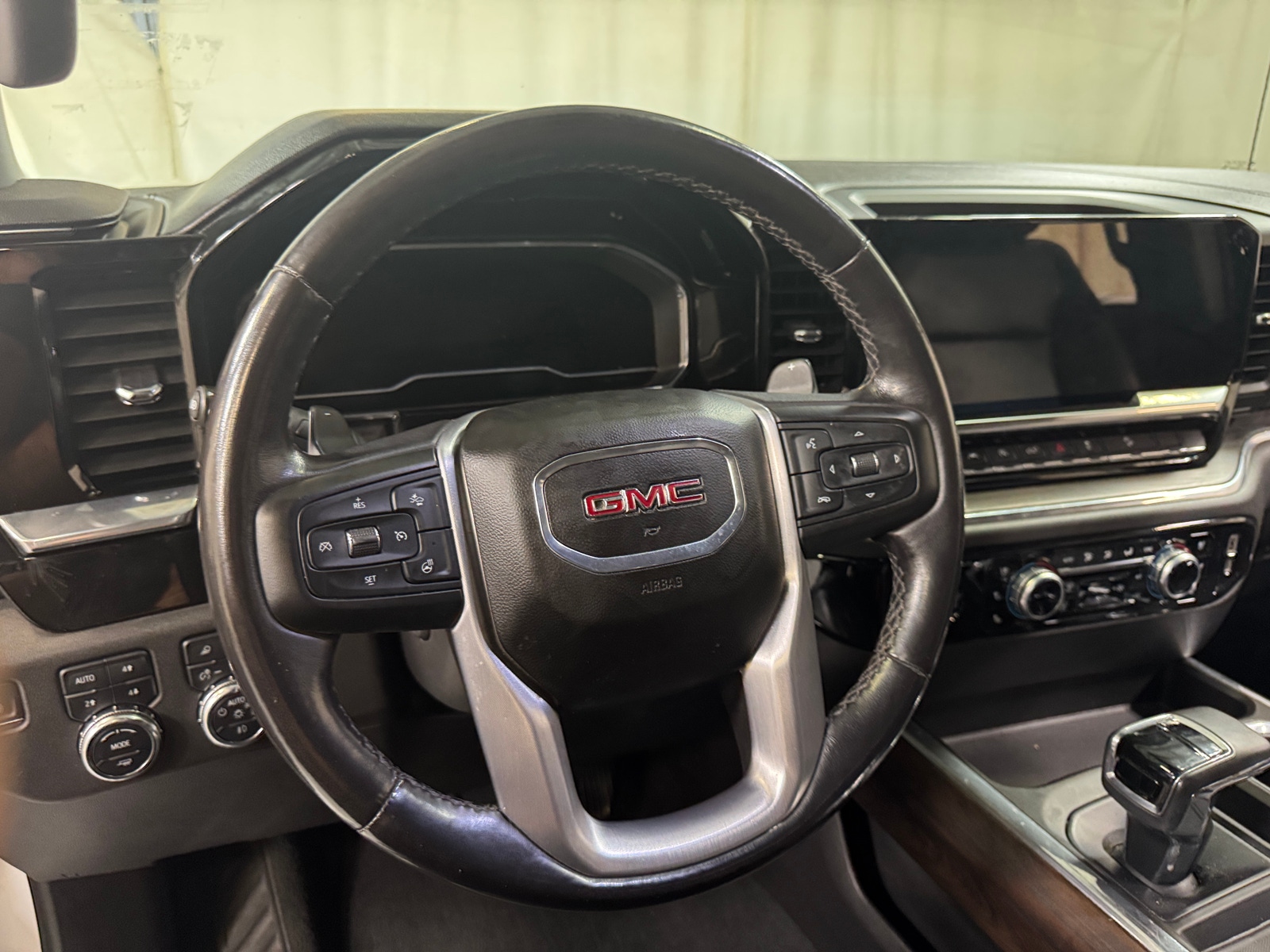 Thumbnail: 2023 GMC Sierra 1500 - 4