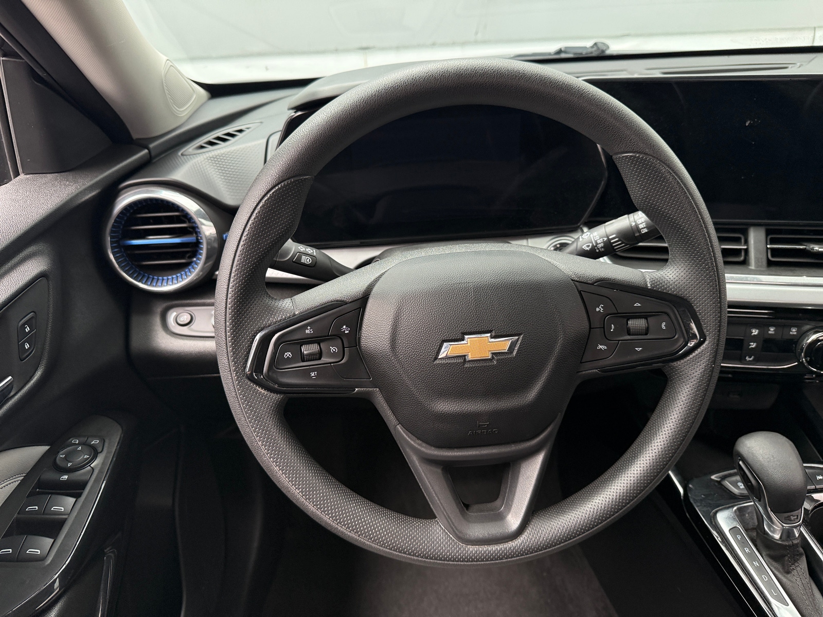 Thumbnail: 2024 Chevrolet Trax - 4