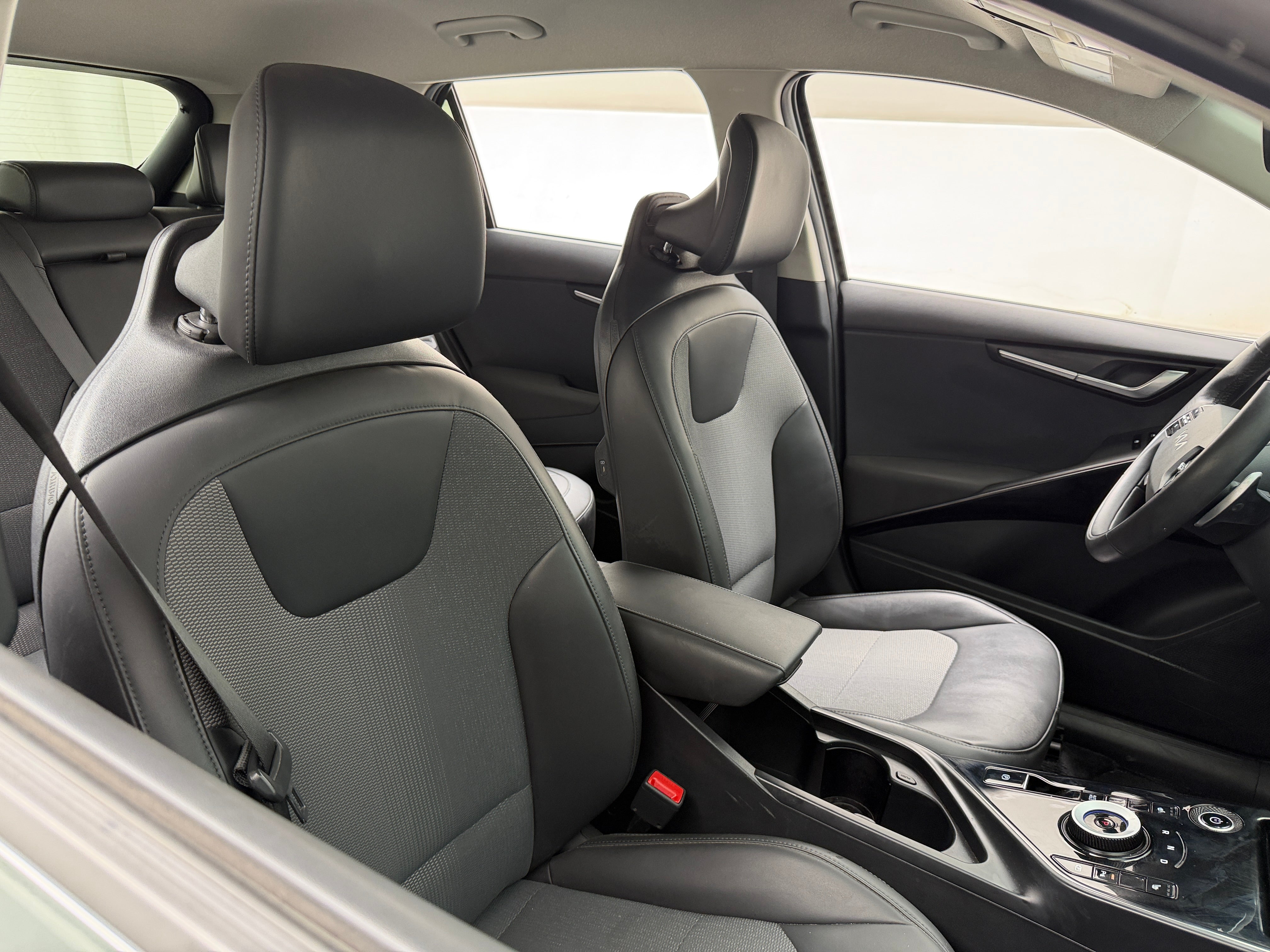 Used 2023 Kia Niro Wind with VIN KNDCR3L1XP5061927 for sale in Oak Creek, WI