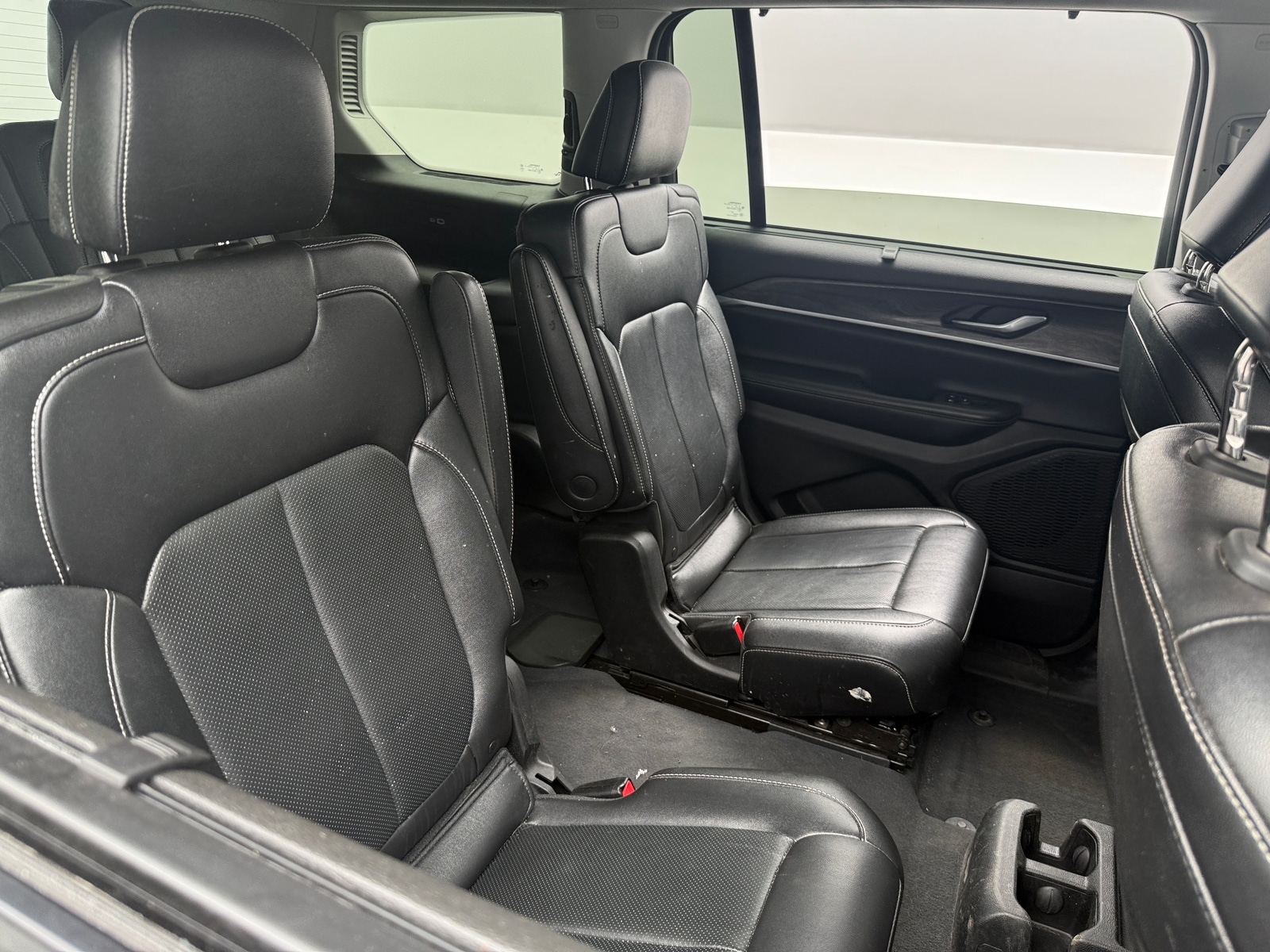 Thumbnail: 2023 Jeep Grand Cherokee L - 5