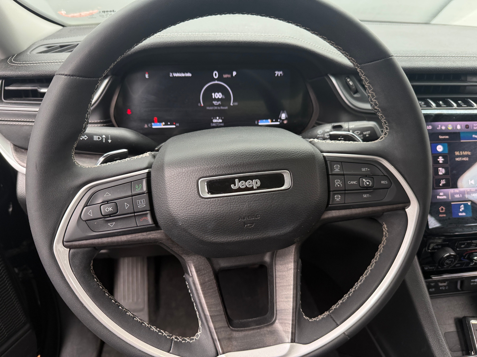 Thumbnail: 2023 Jeep Grand Cherokee L - 4