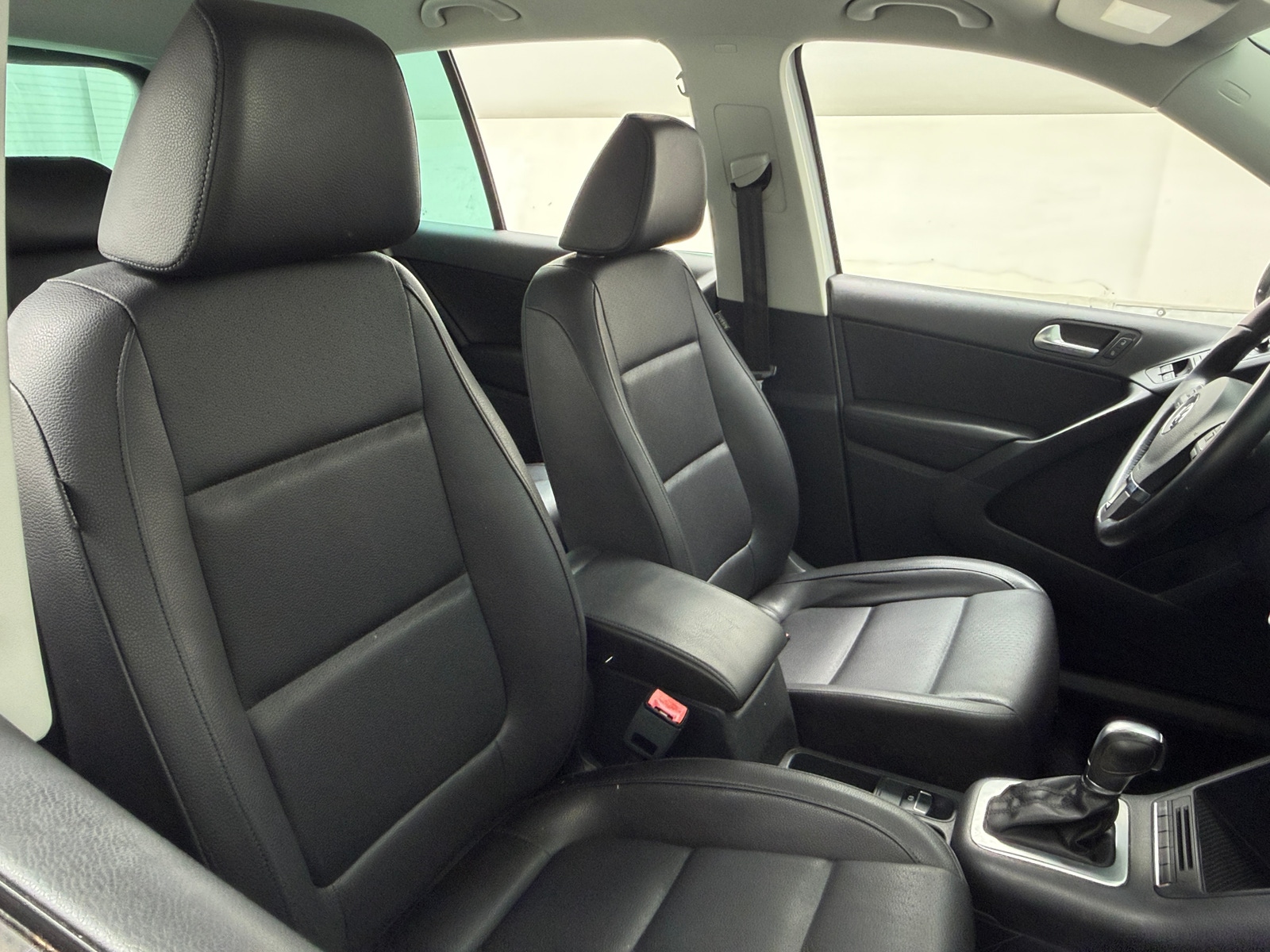 Thumbnail: 2015 Volkswagen Tiguan - 2
