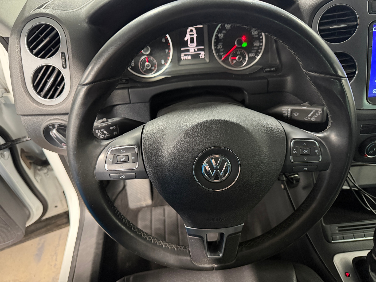 Thumbnail: 2015 Volkswagen Tiguan - 5