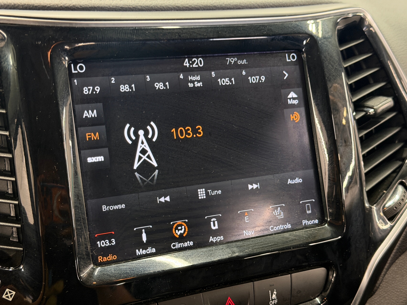 Thumbnail: 2019 Jeep Cherokee - 3