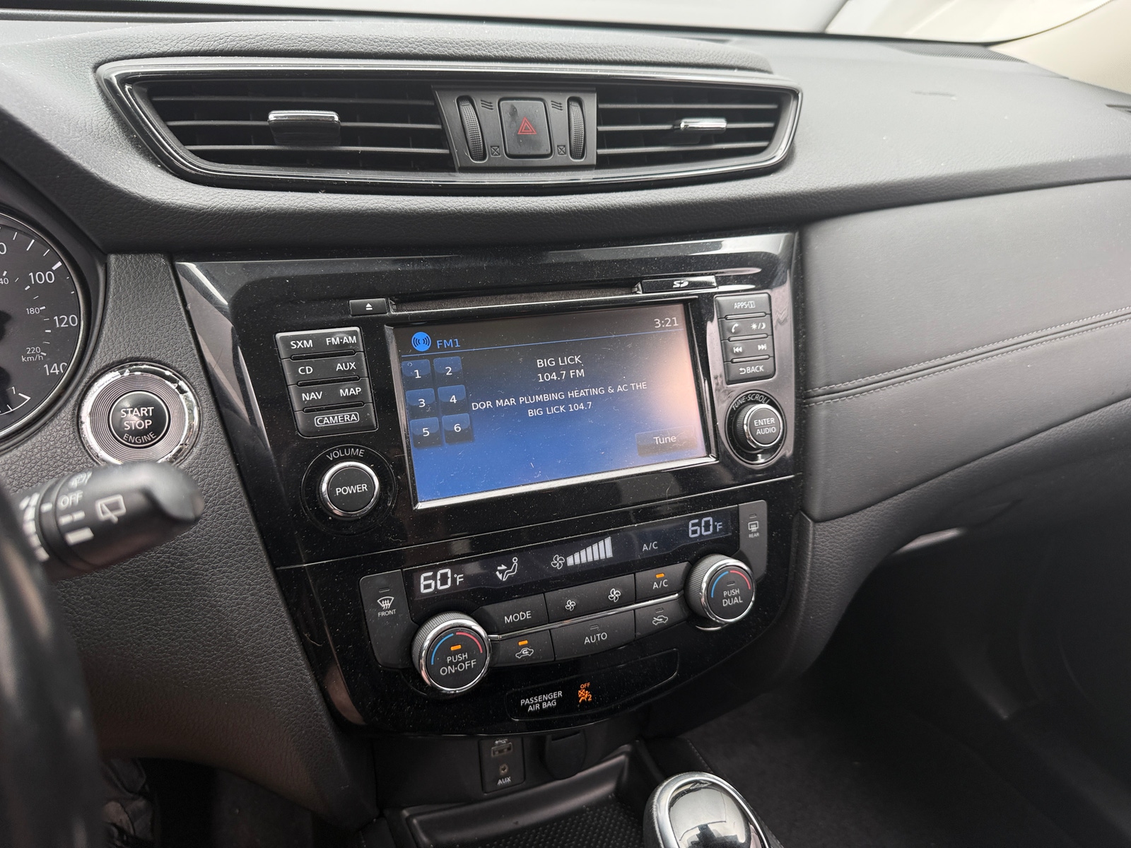 Thumbnail: 2017 Nissan Rogue - 3
