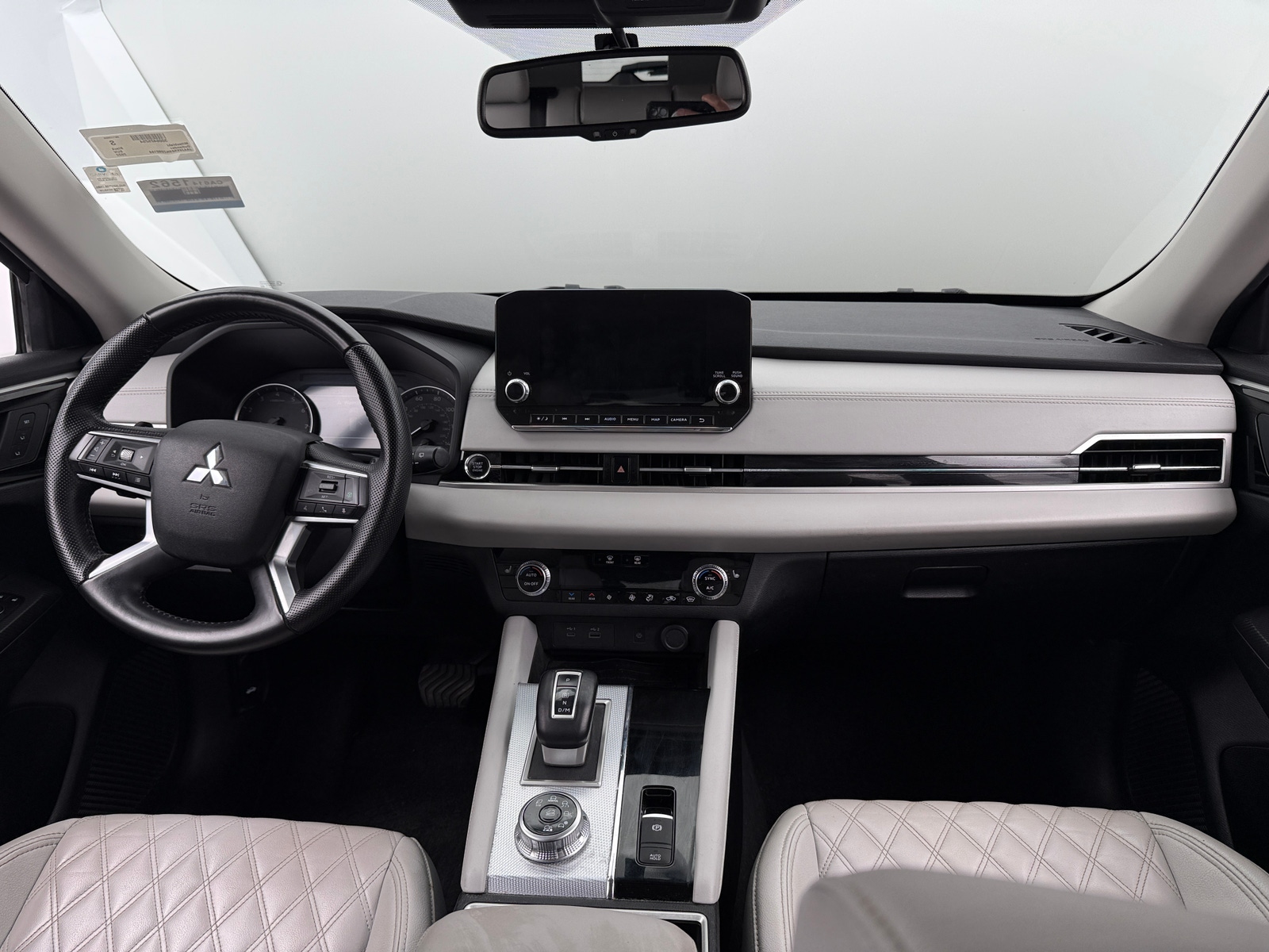 Thumbnail: 2022 Mitsubishi Outlander - 2