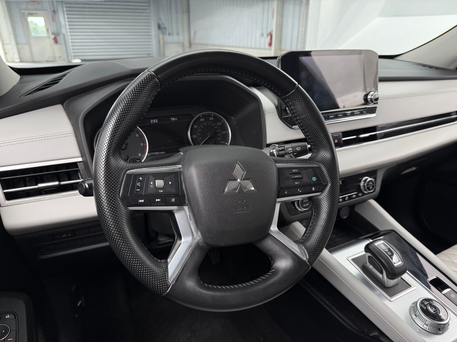 Thumbnail: 2022 Mitsubishi Outlander - 4