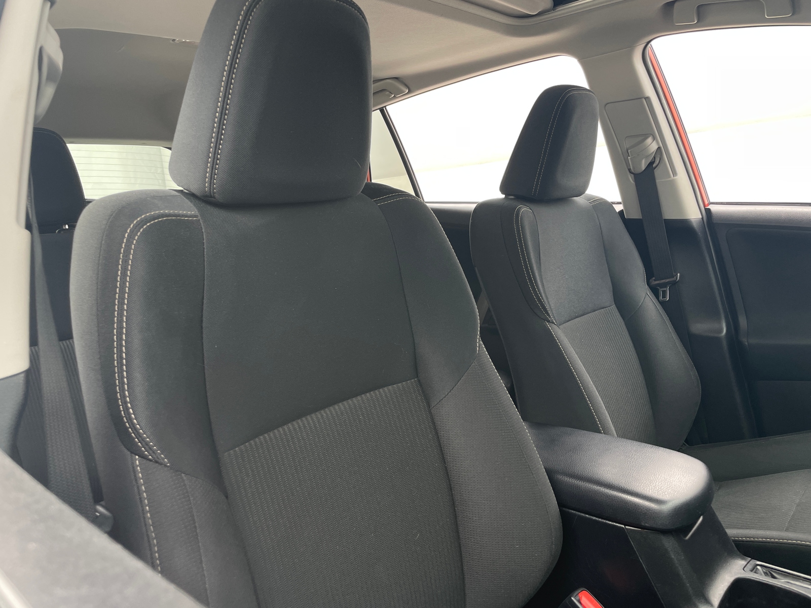 Thumbnail: 2015 Toyota RAV4 - 2