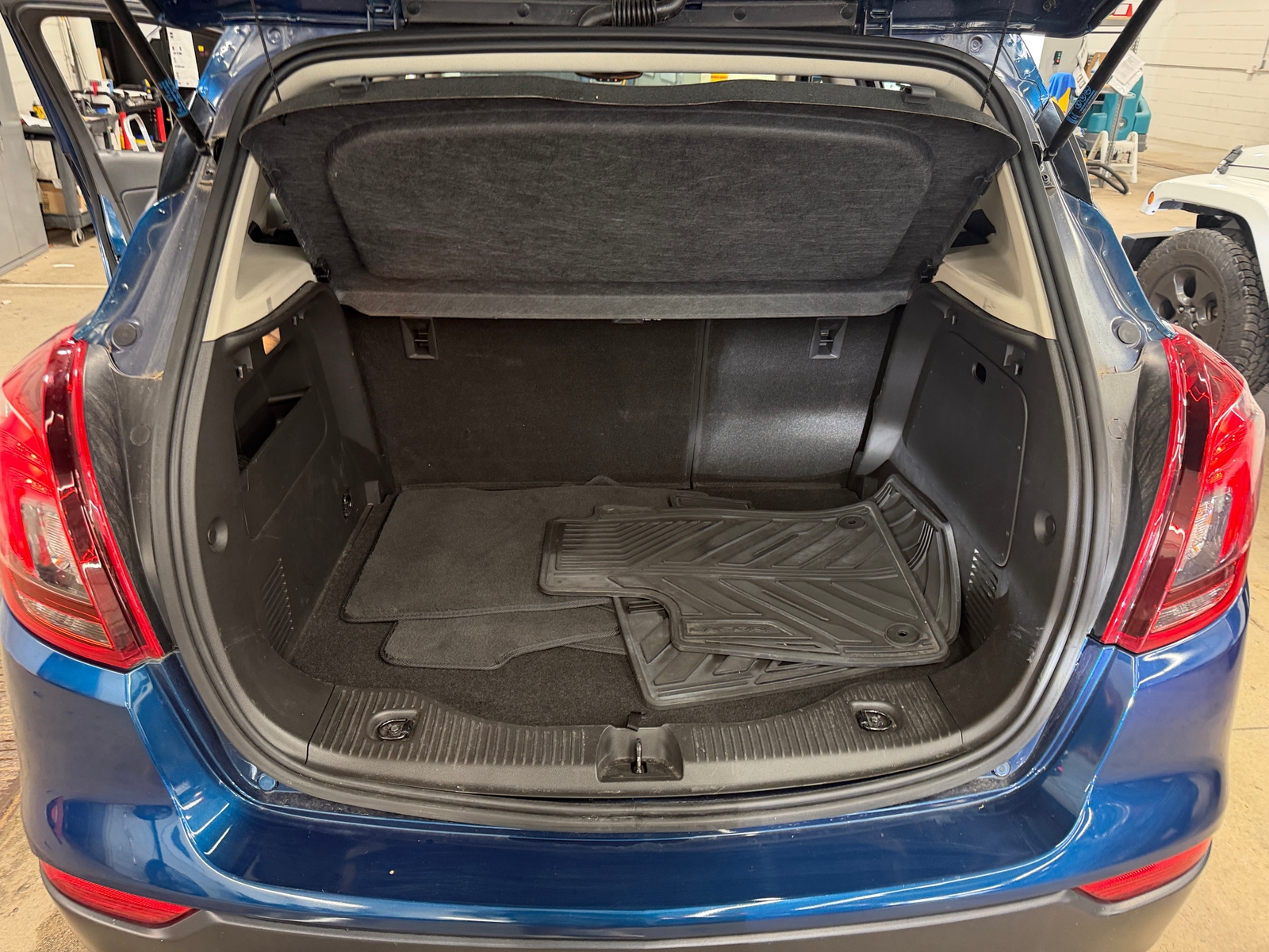 Thumbnail: 2019 Buick Encore - 6