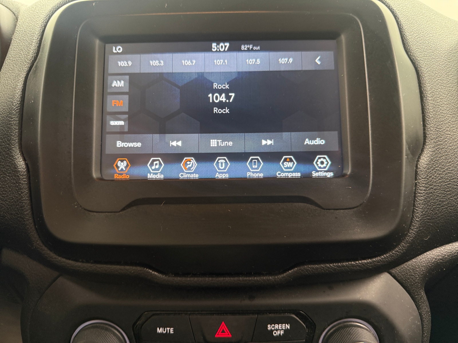 Thumbnail: 2018 Jeep Renegade - 4