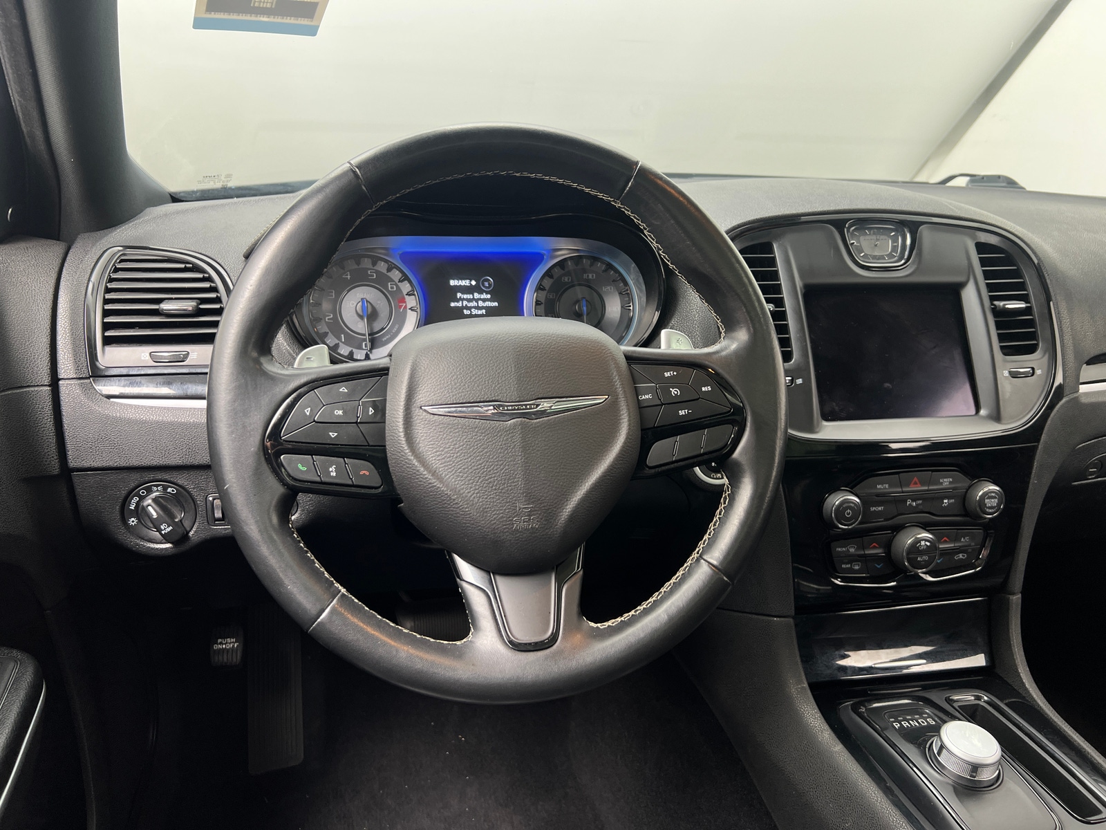 Thumbnail: 2022 Chrysler 300 - 4
