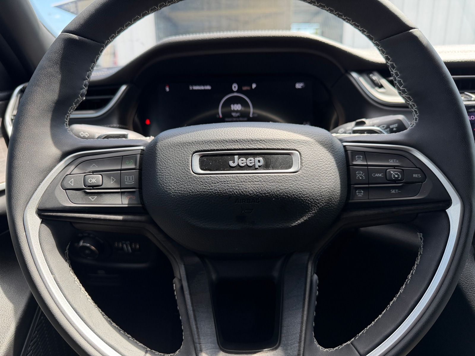 Thumbnail: 2025 Jeep Grand Cherokee L - 4