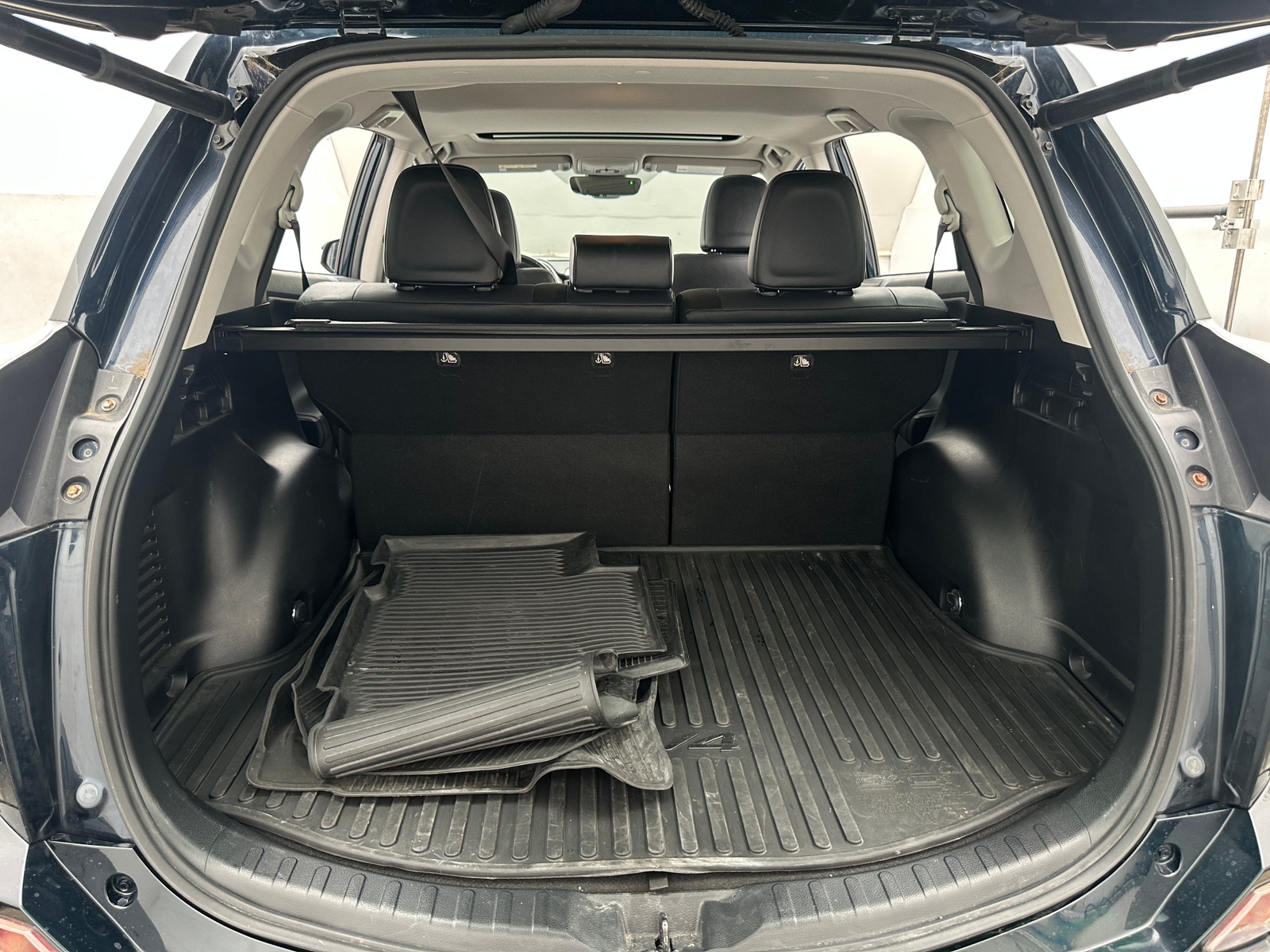 Thumbnail: 2018 Toyota RAV4 - 6