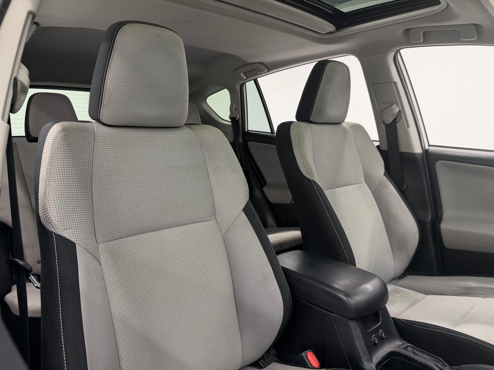 Thumbnail: 2018 Toyota RAV4 - 2