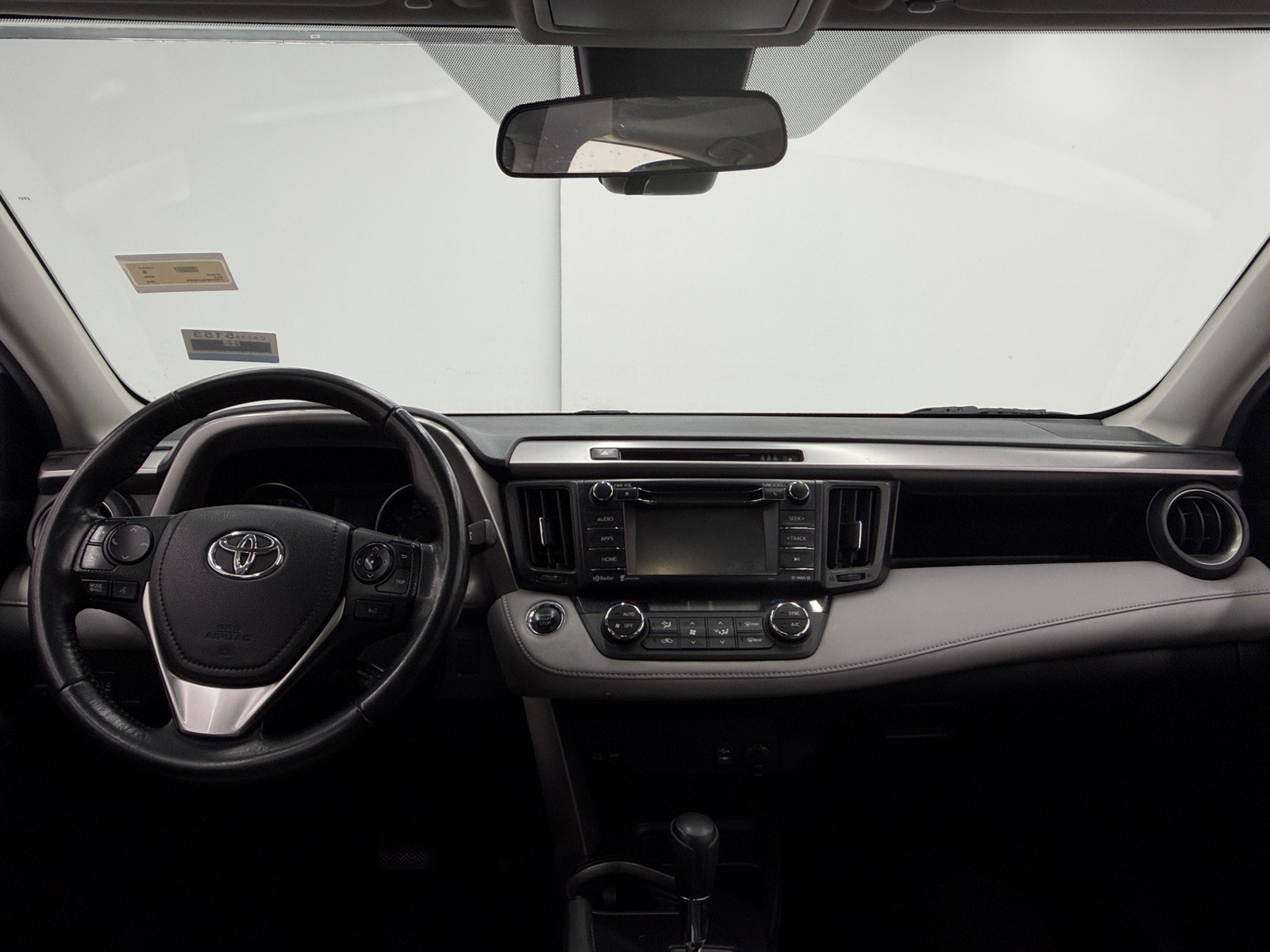 Thumbnail: 2018 Toyota RAV4 - 3