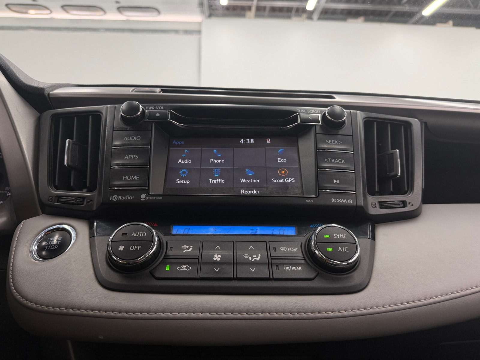 Thumbnail: 2018 Toyota RAV4 - 4