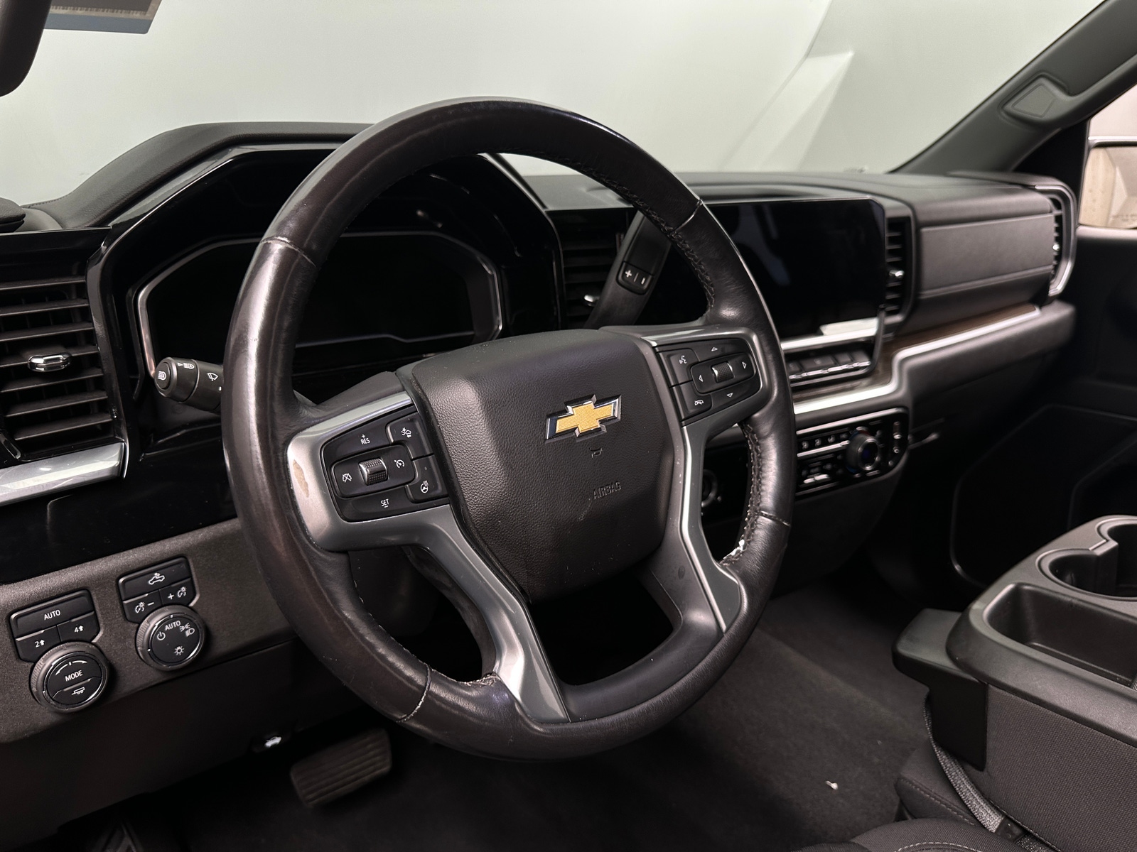 Thumbnail: 2022 Chevrolet Silverado 1500 - 5