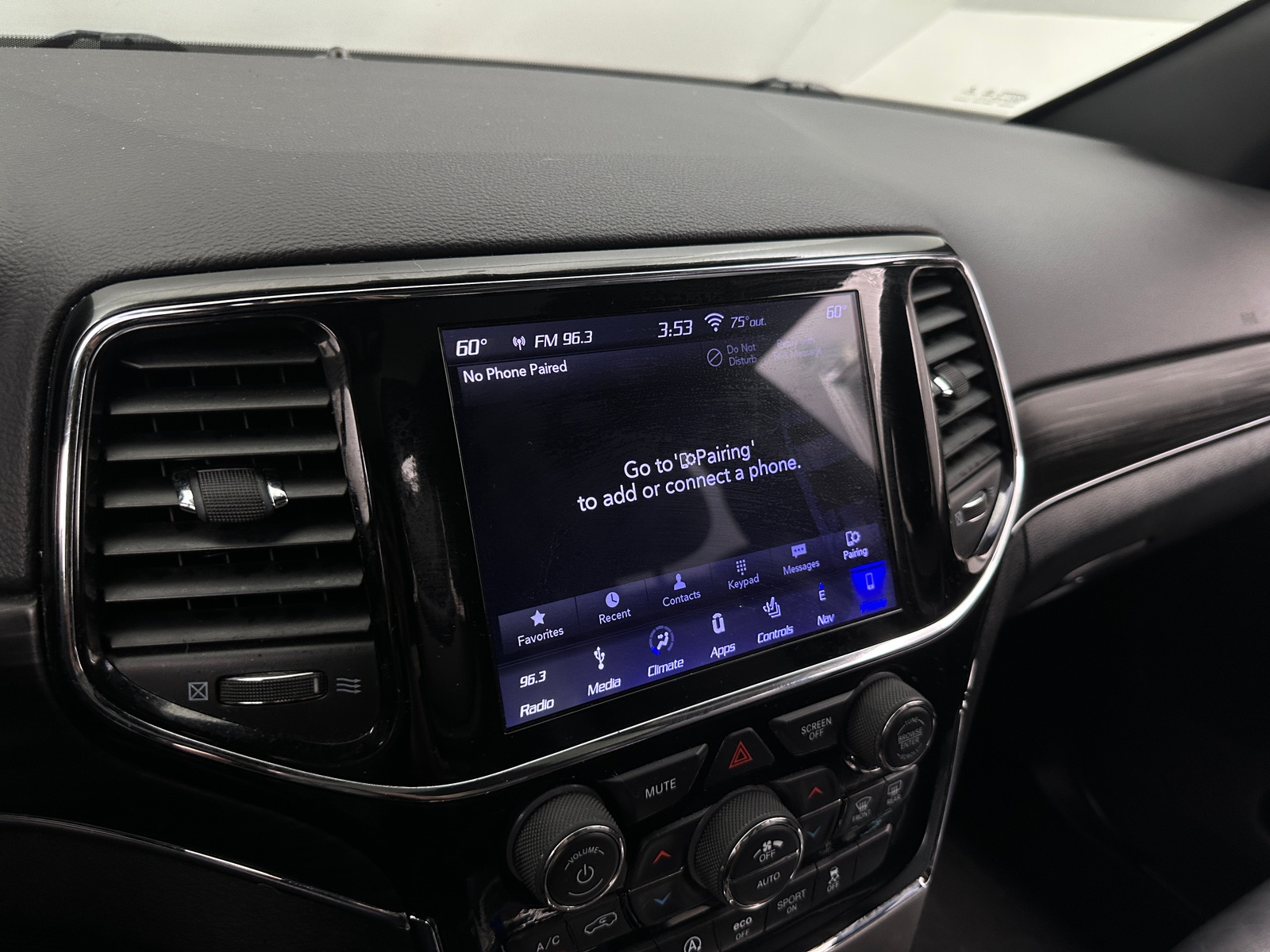 Thumbnail: 2019 Jeep Grand Cherokee - 3