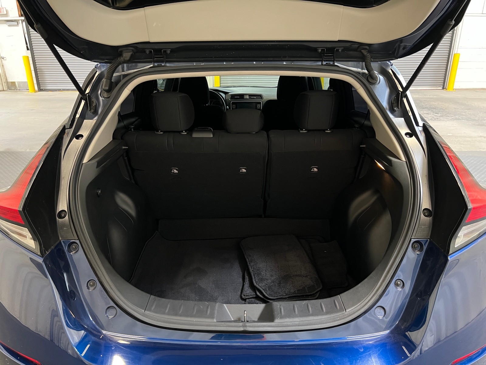 Thumbnail: 2022 Nissan Leaf - 7