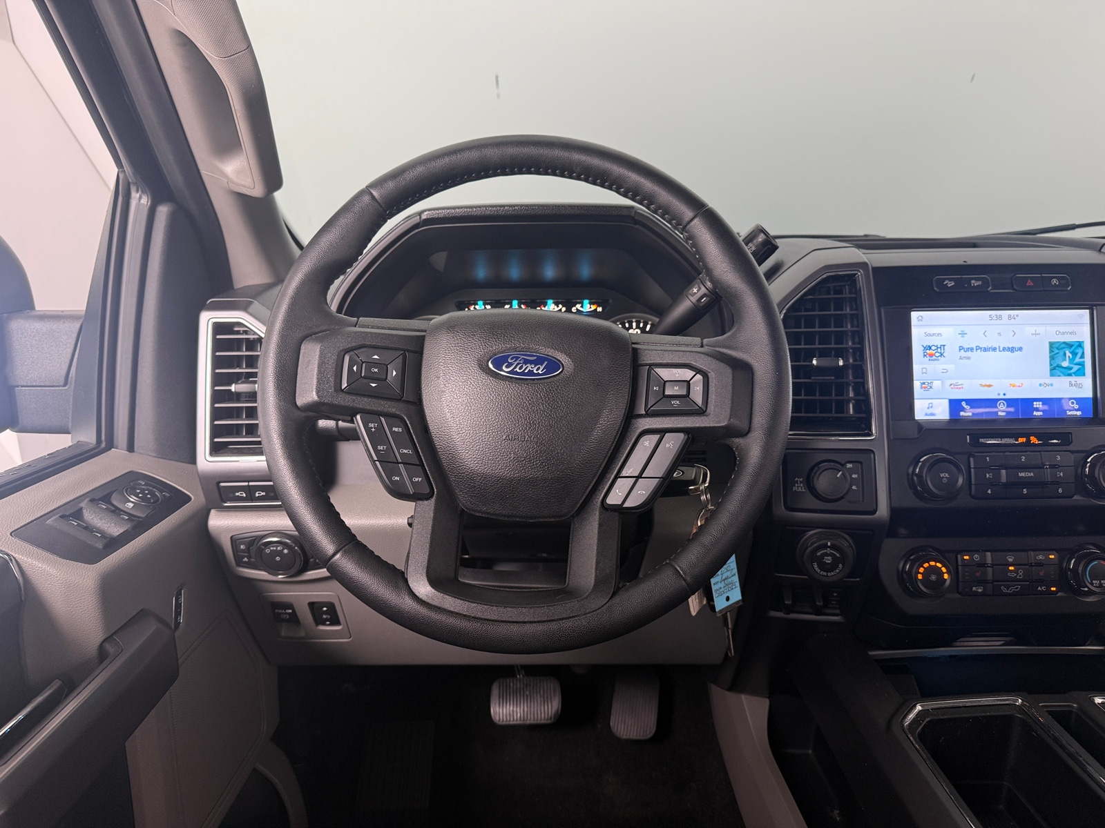 Thumbnail: 2019 Ford Econoline - 5