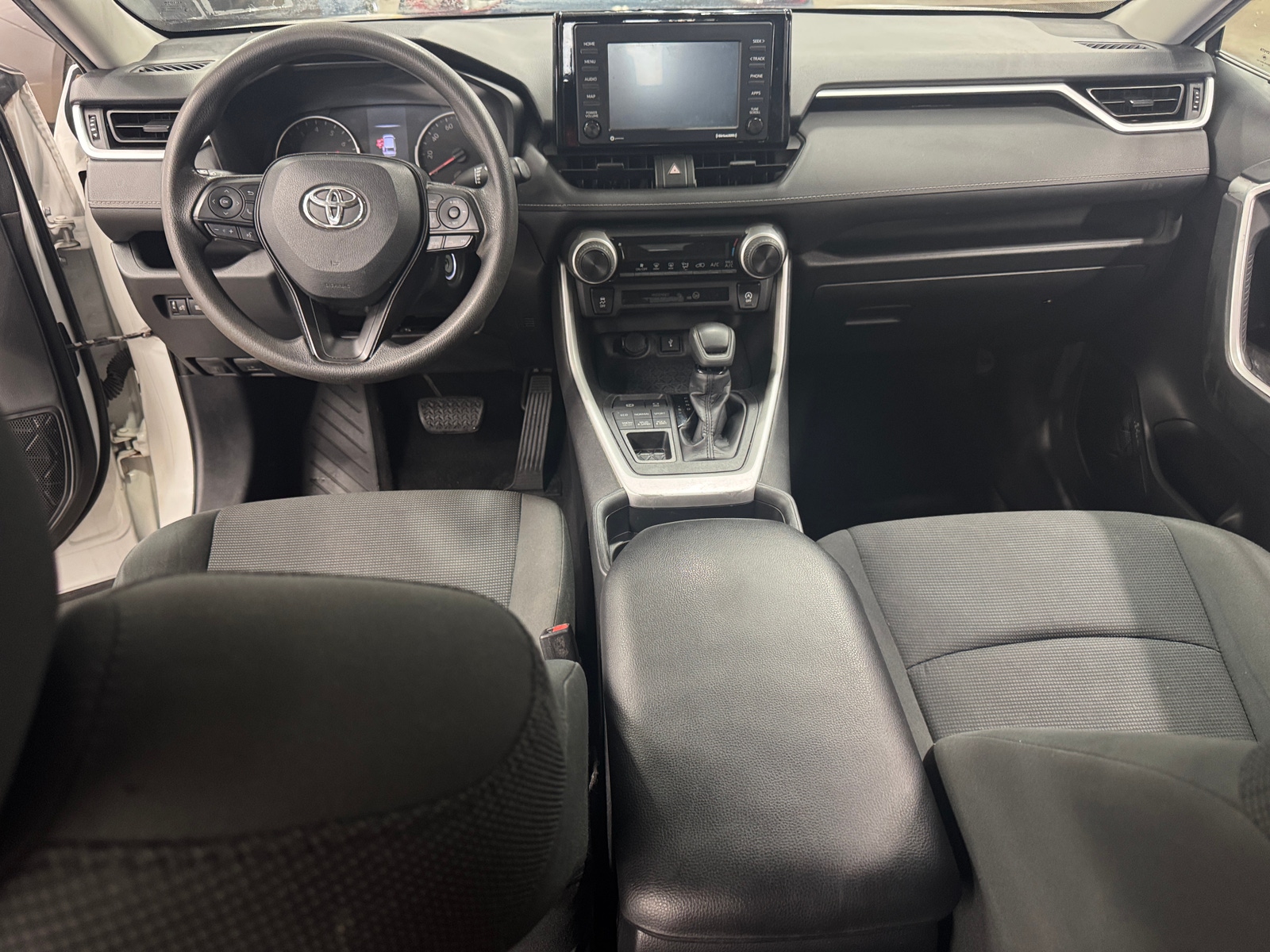 Thumbnail: 2020 Toyota RAV4 - 3